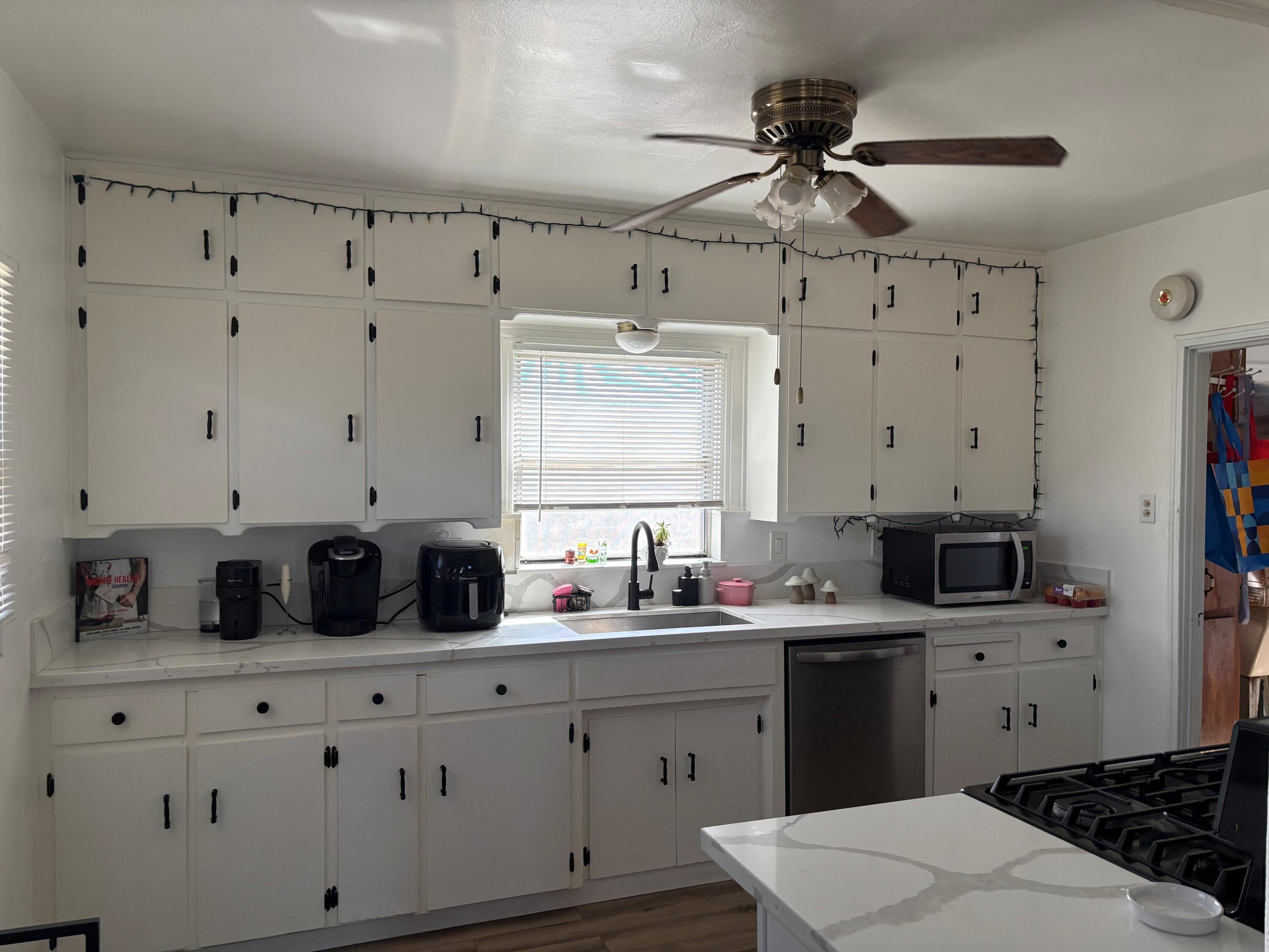 329 W Owens Ave, Tulare, CA 93274