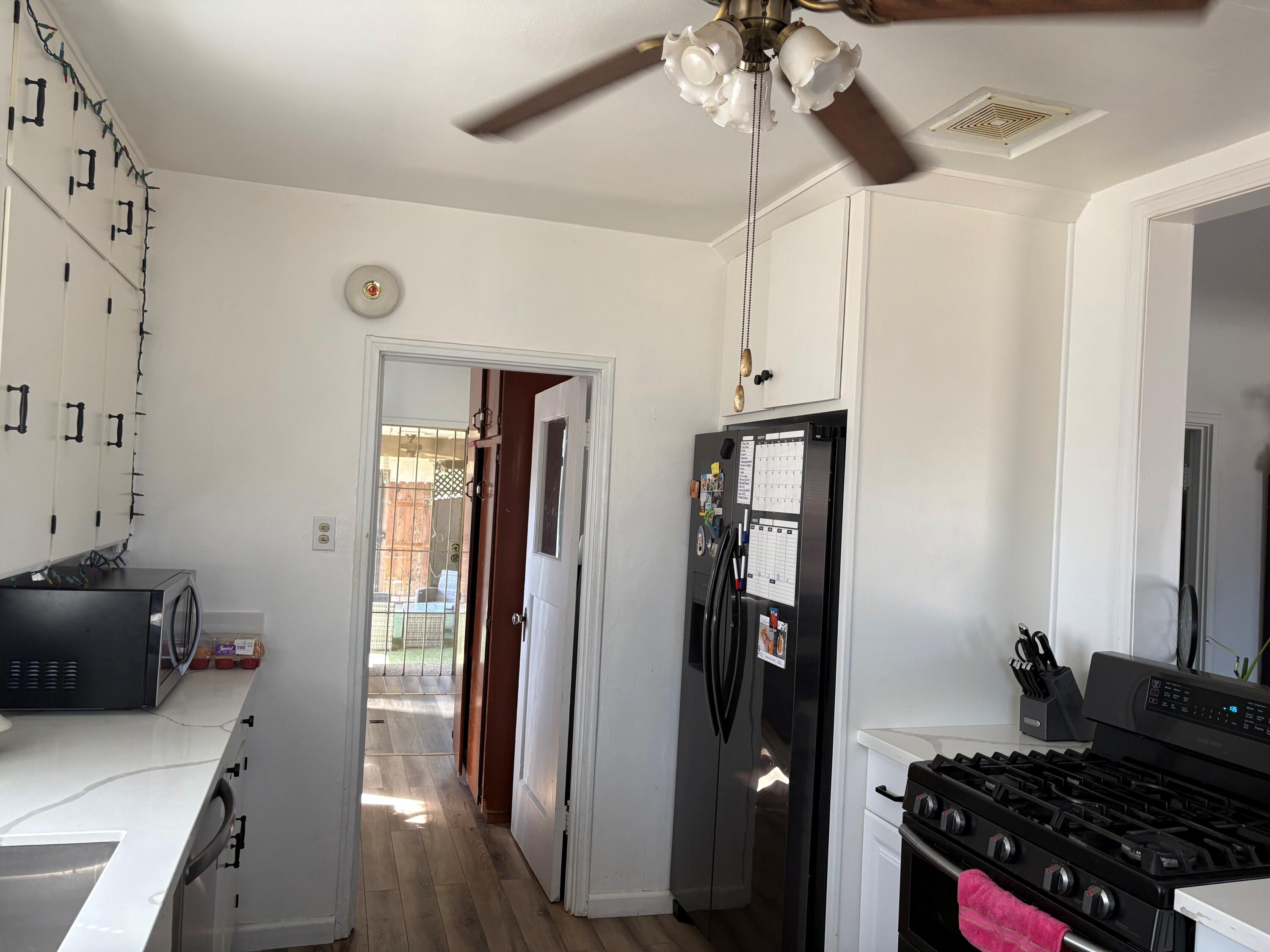329 W Owens Ave, Tulare, CA 93274