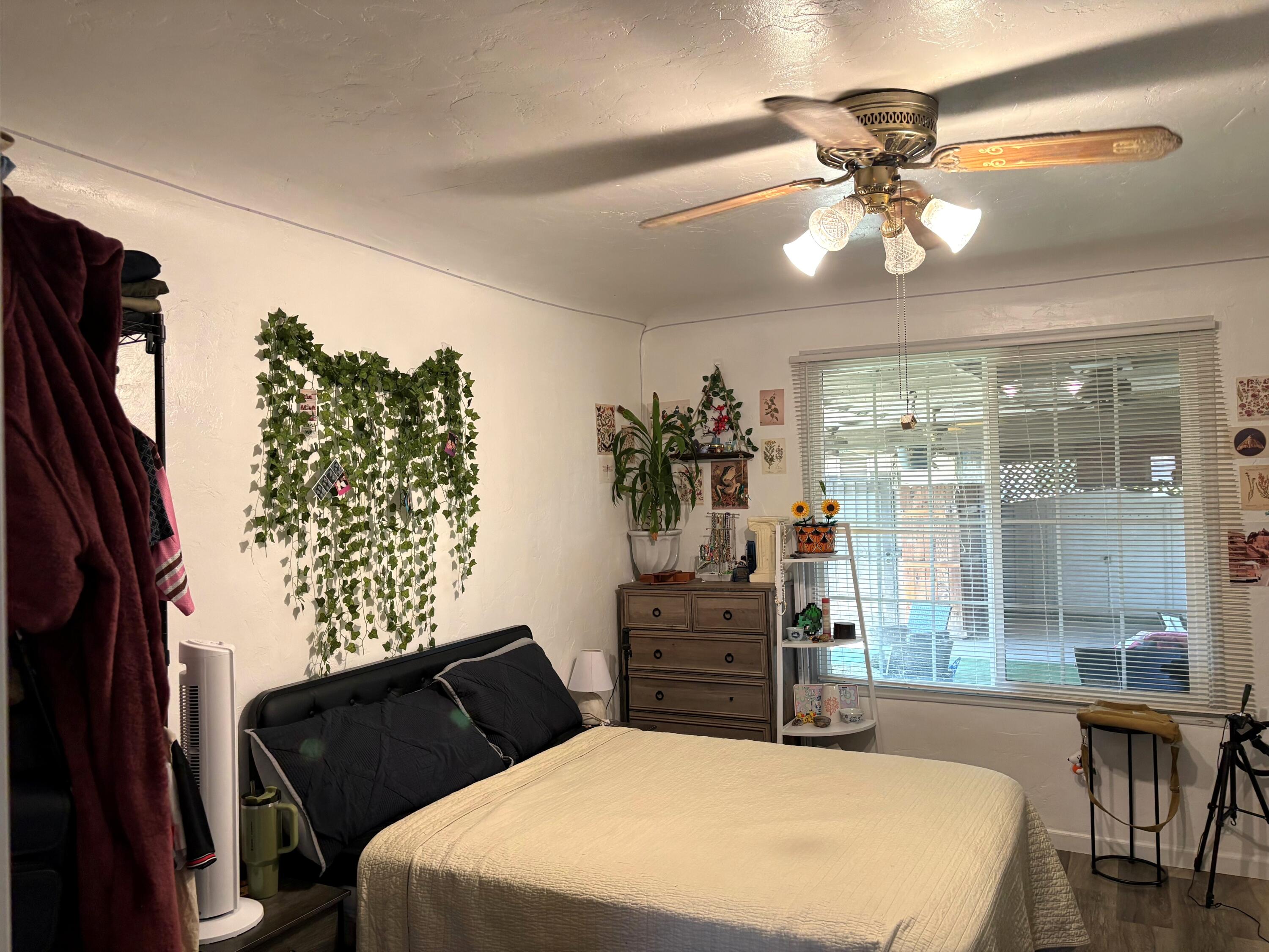 329 W Owens Ave, Tulare, CA 93274