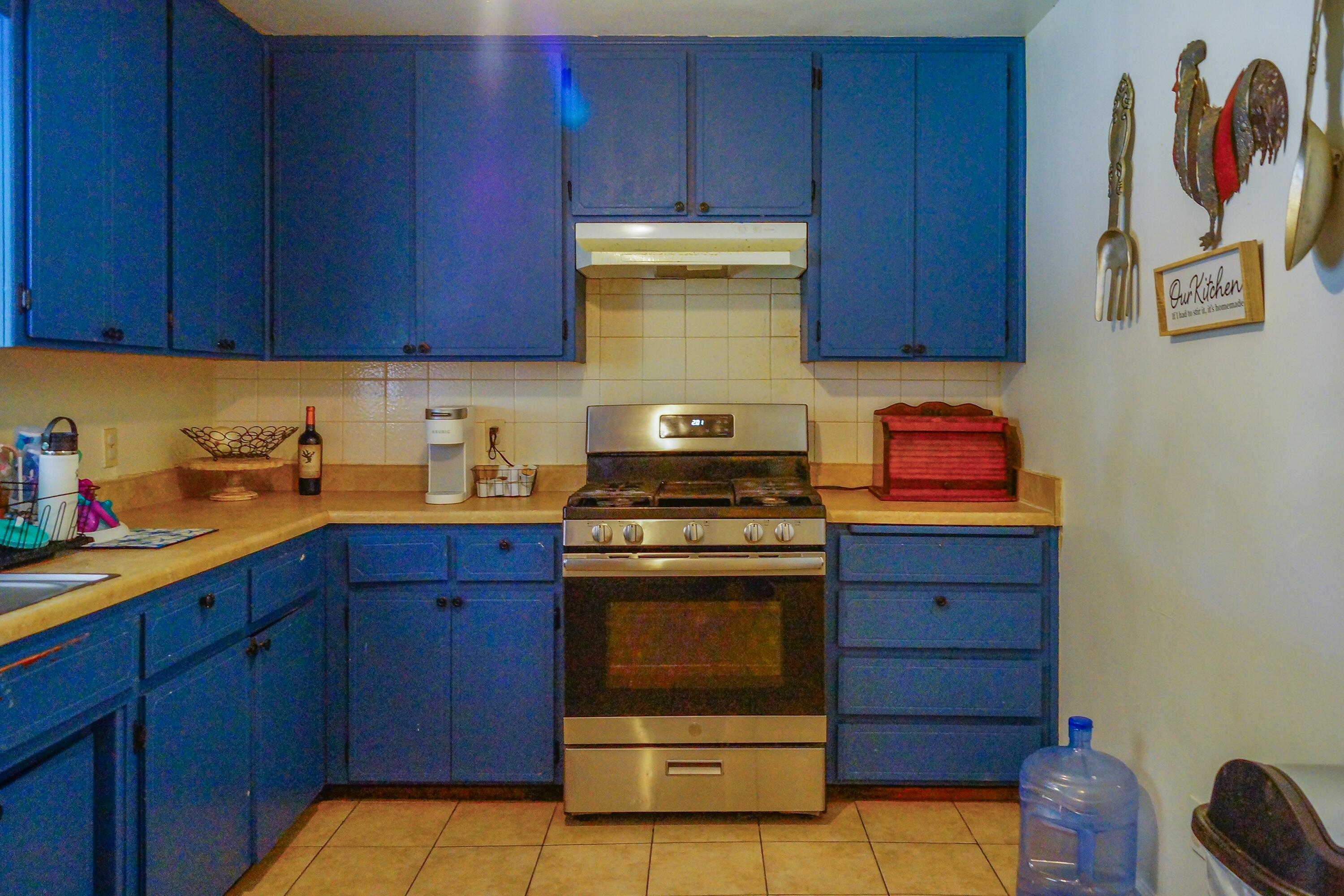 1328 N Leslie St, Visalia, CA 93291