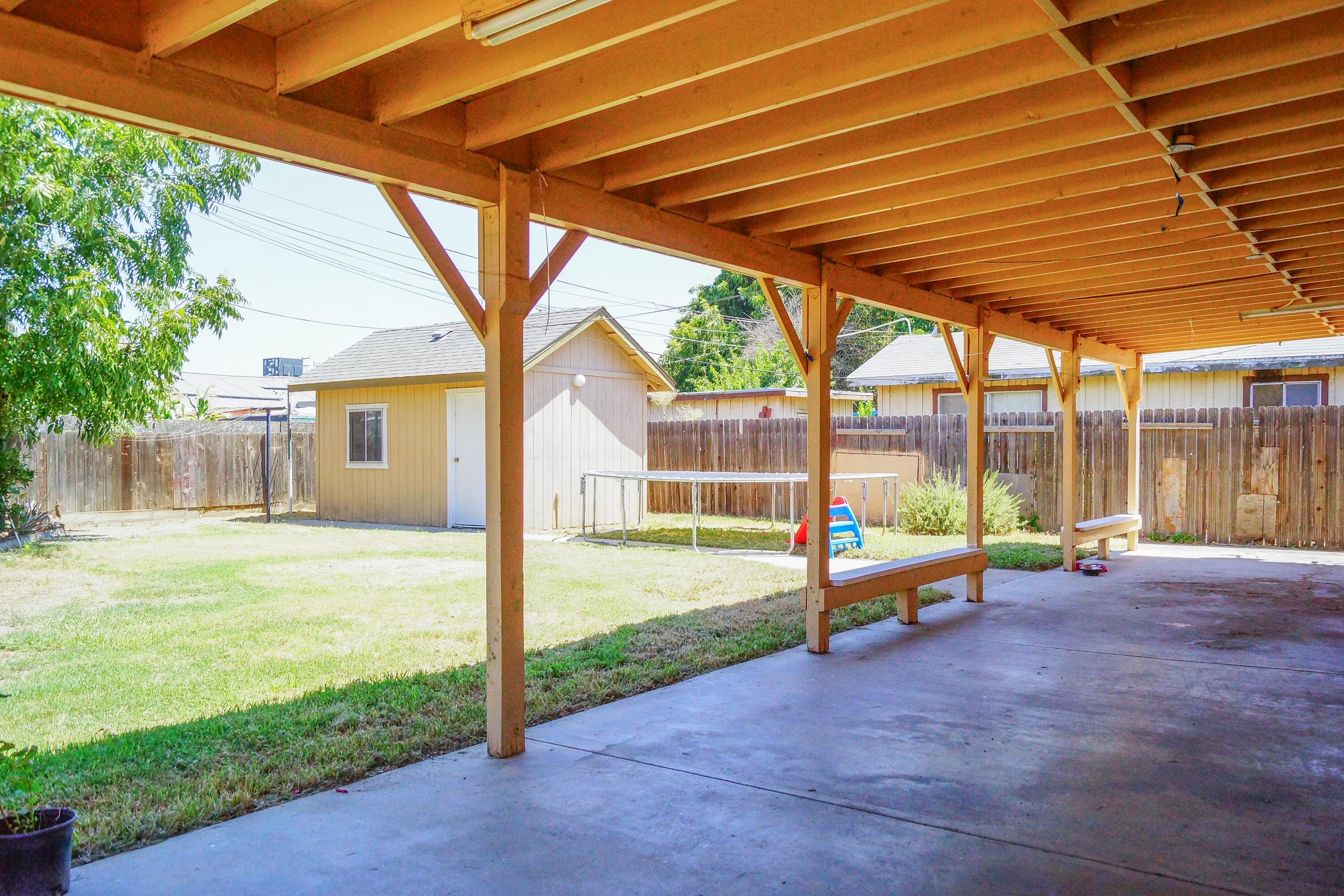 1328 N Leslie St, Visalia, CA 93291