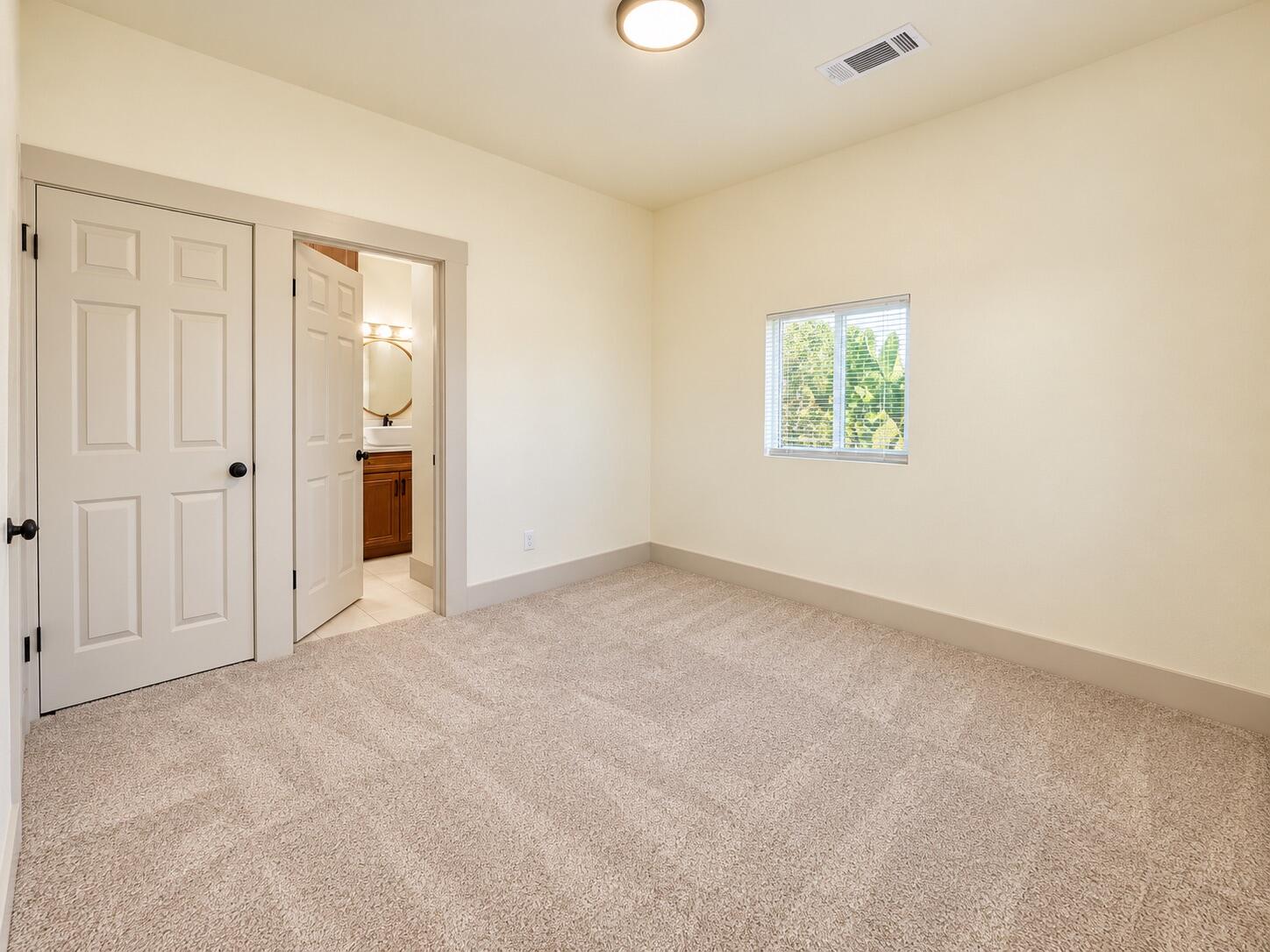 2837 E Grant Ave, Fresno, CA 93701