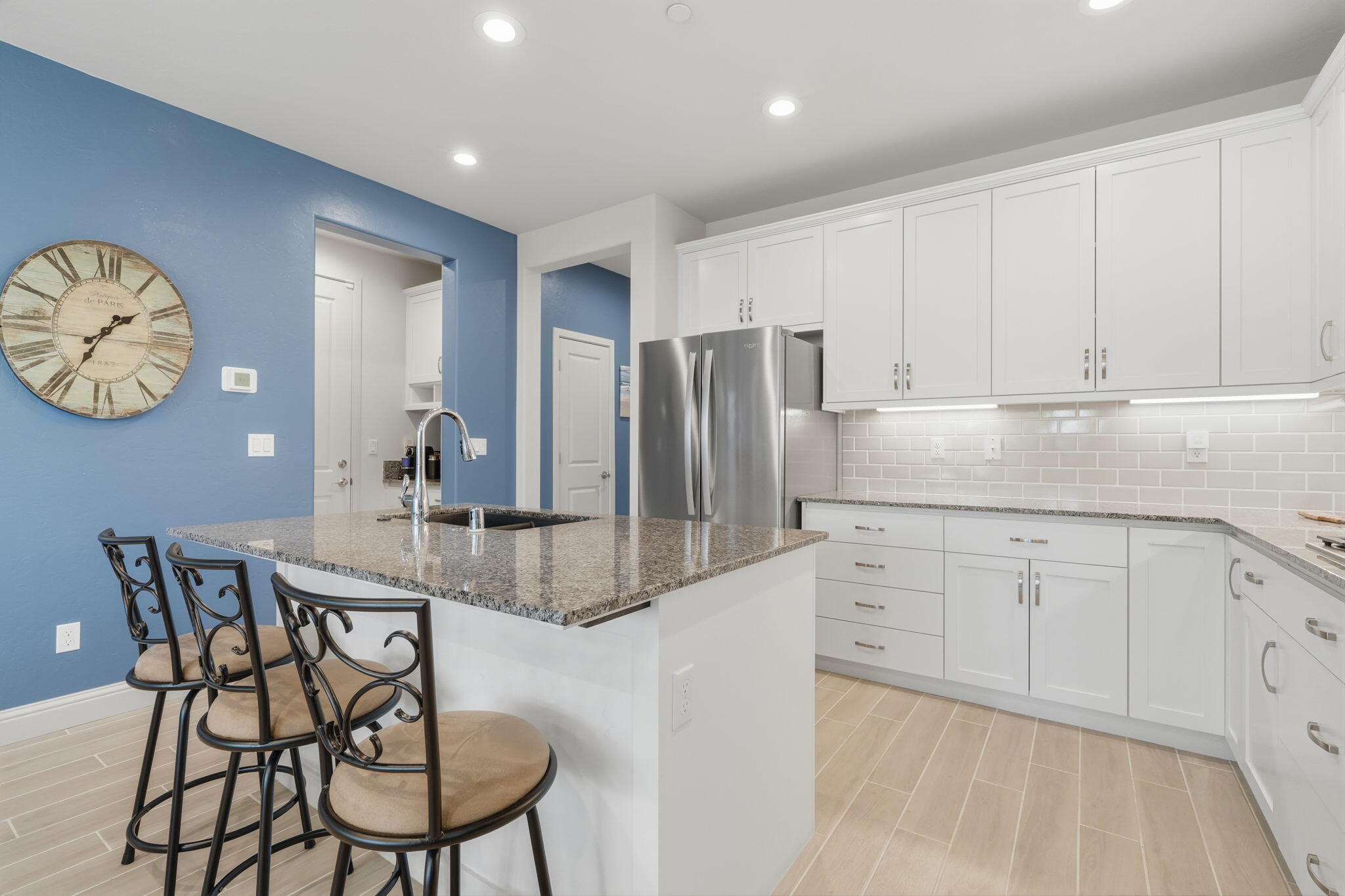 4432 S University St, Visalia, CA 93277