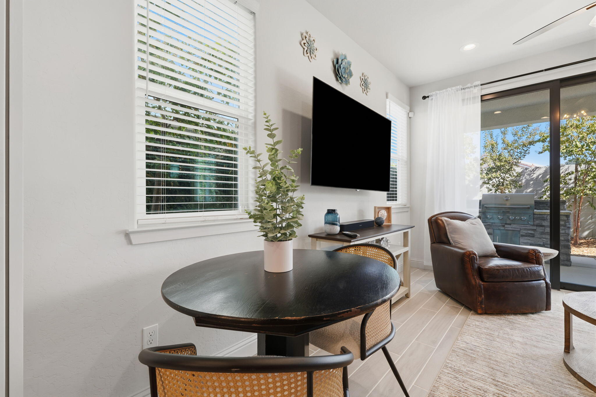 4432 S University St, Visalia, CA 93277