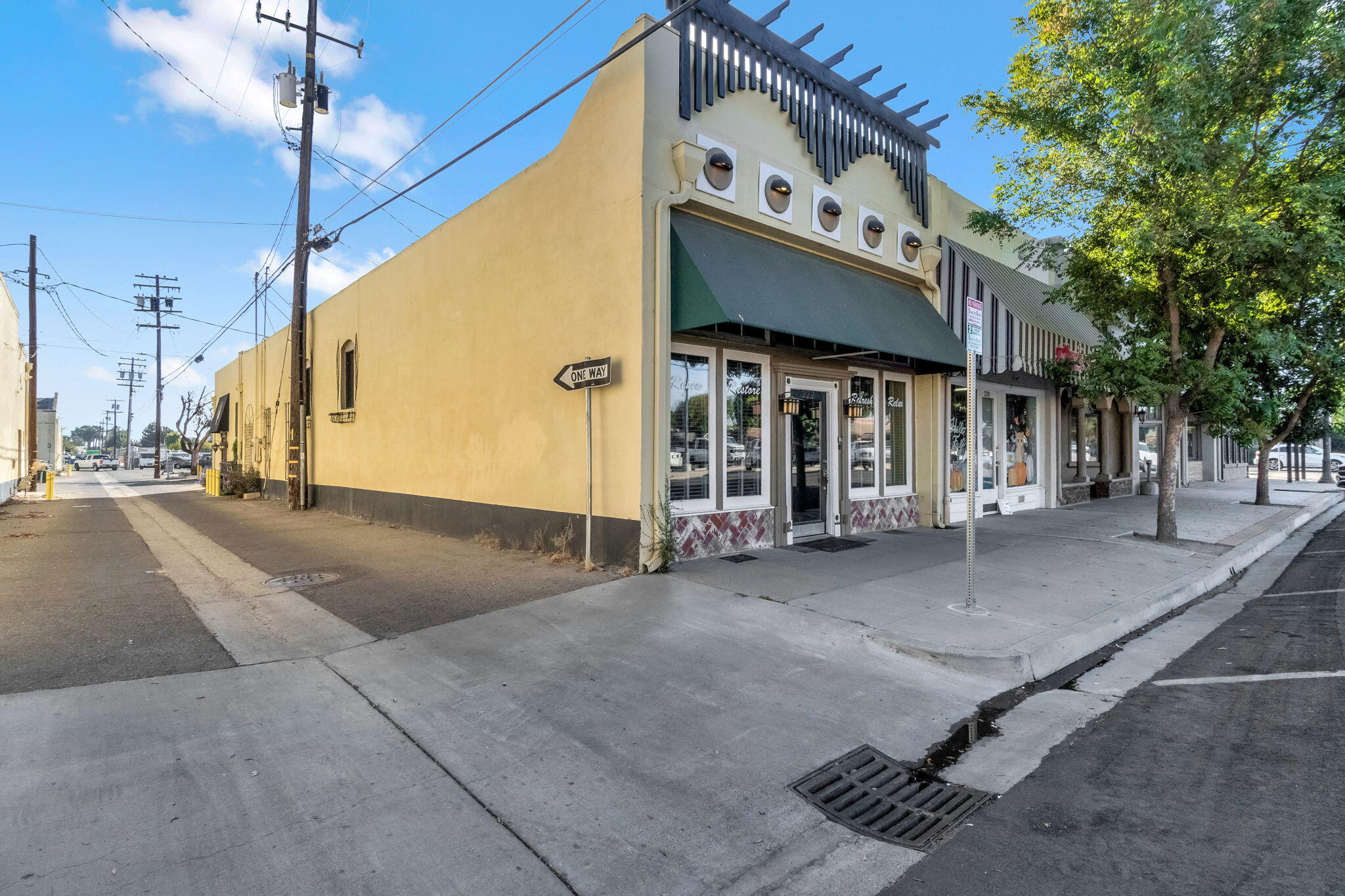 222 Heinlen St, Lemoore, CA 93245