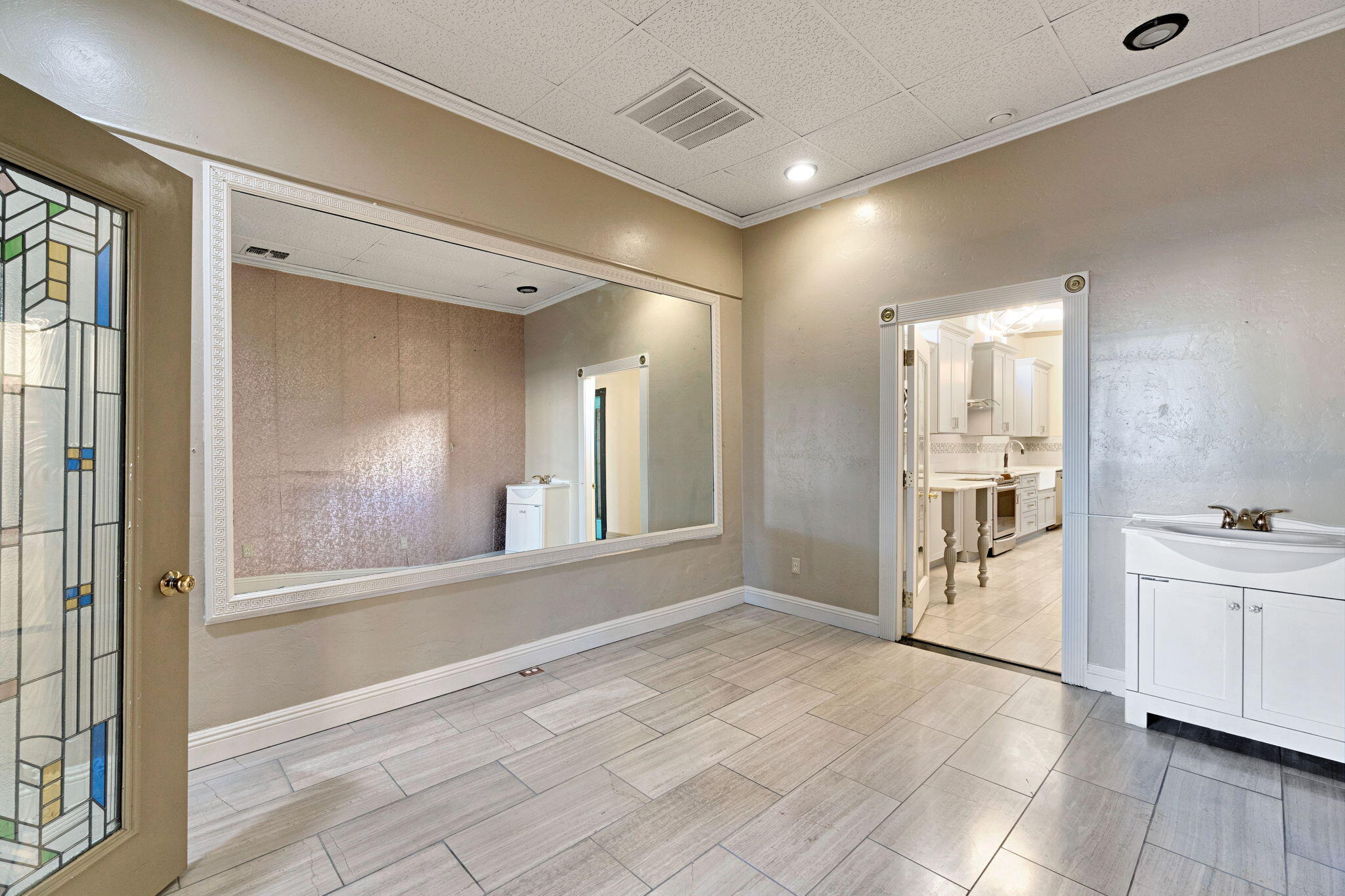222 Heinlen St, Lemoore, CA 93245