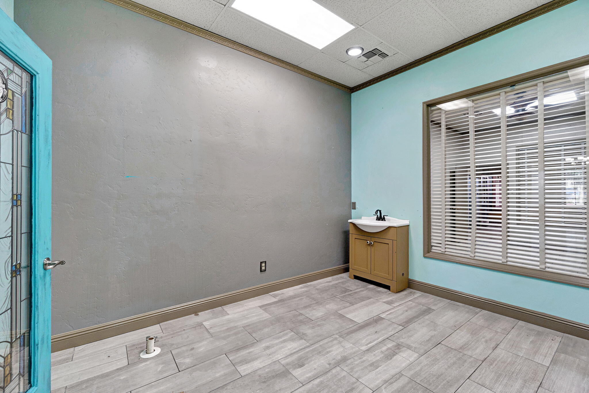 222 Heinlen St, Lemoore, CA 93245