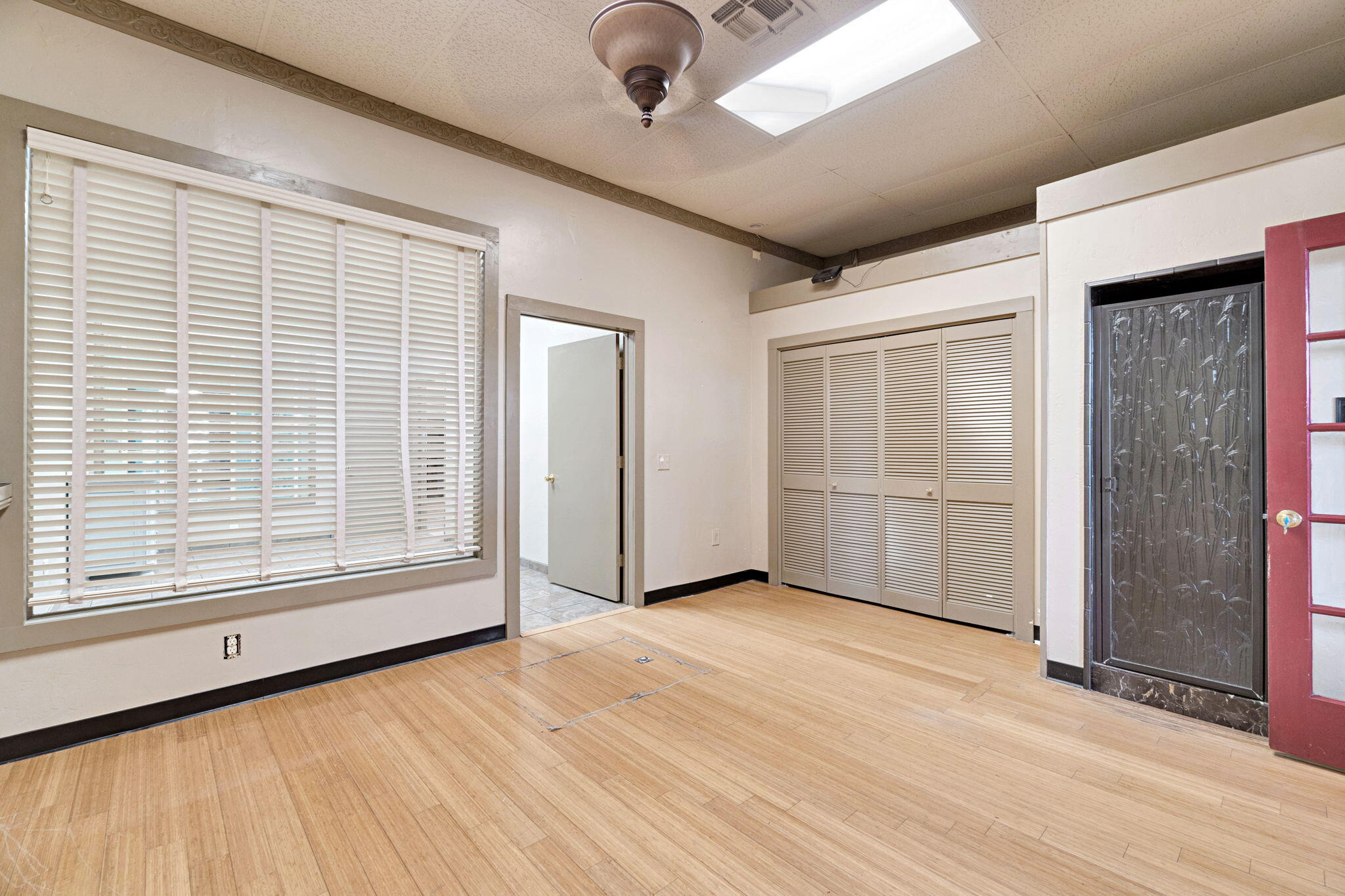 222 Heinlen St, Lemoore, CA 93245
