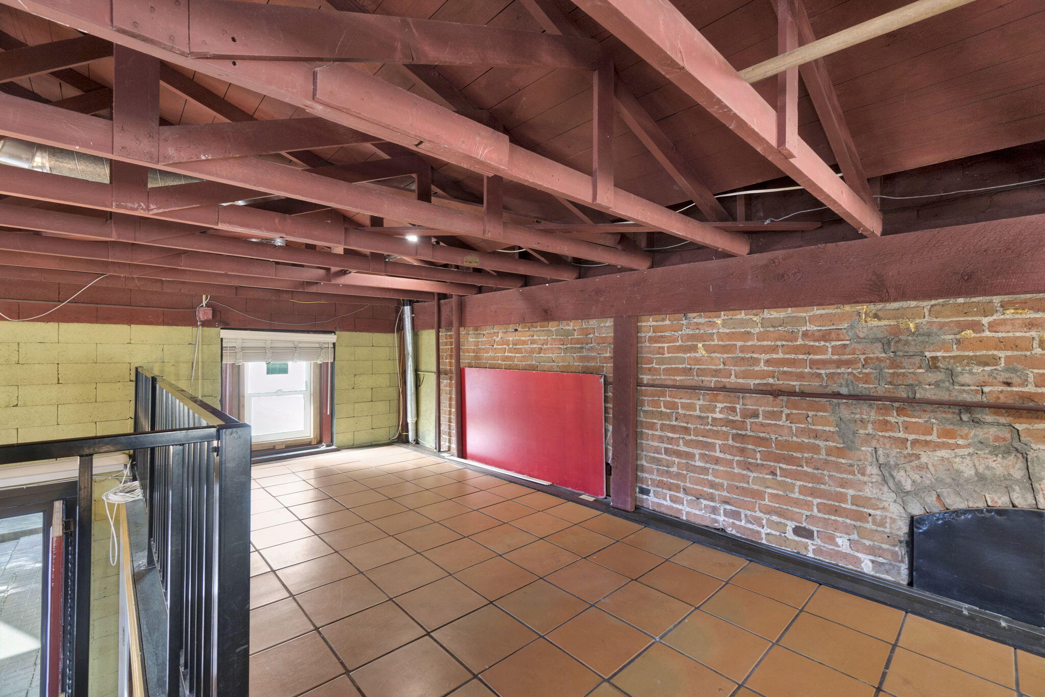 222 Heinlen St, Lemoore, CA 93245