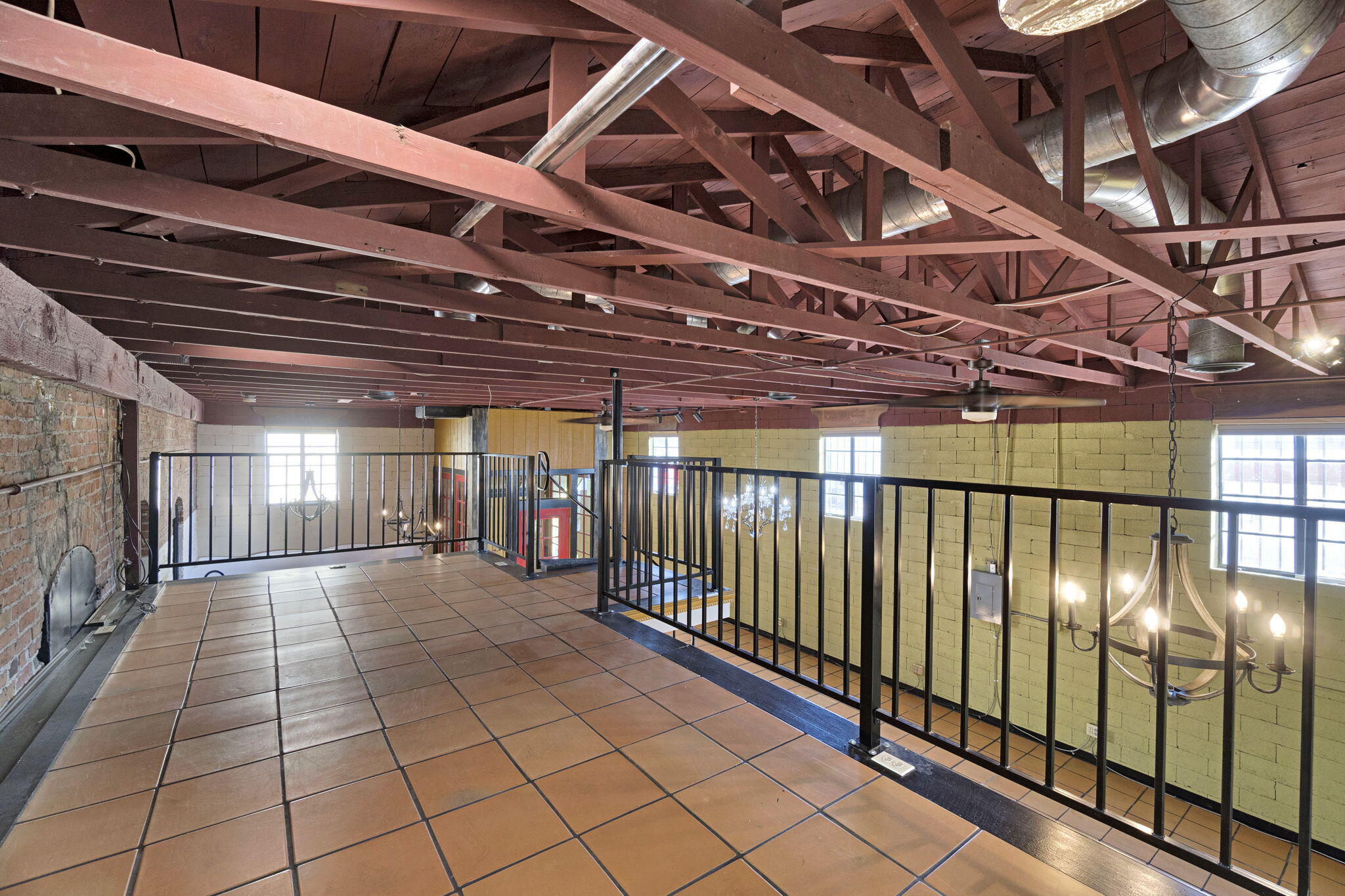 222 Heinlen St, Lemoore, CA 93245