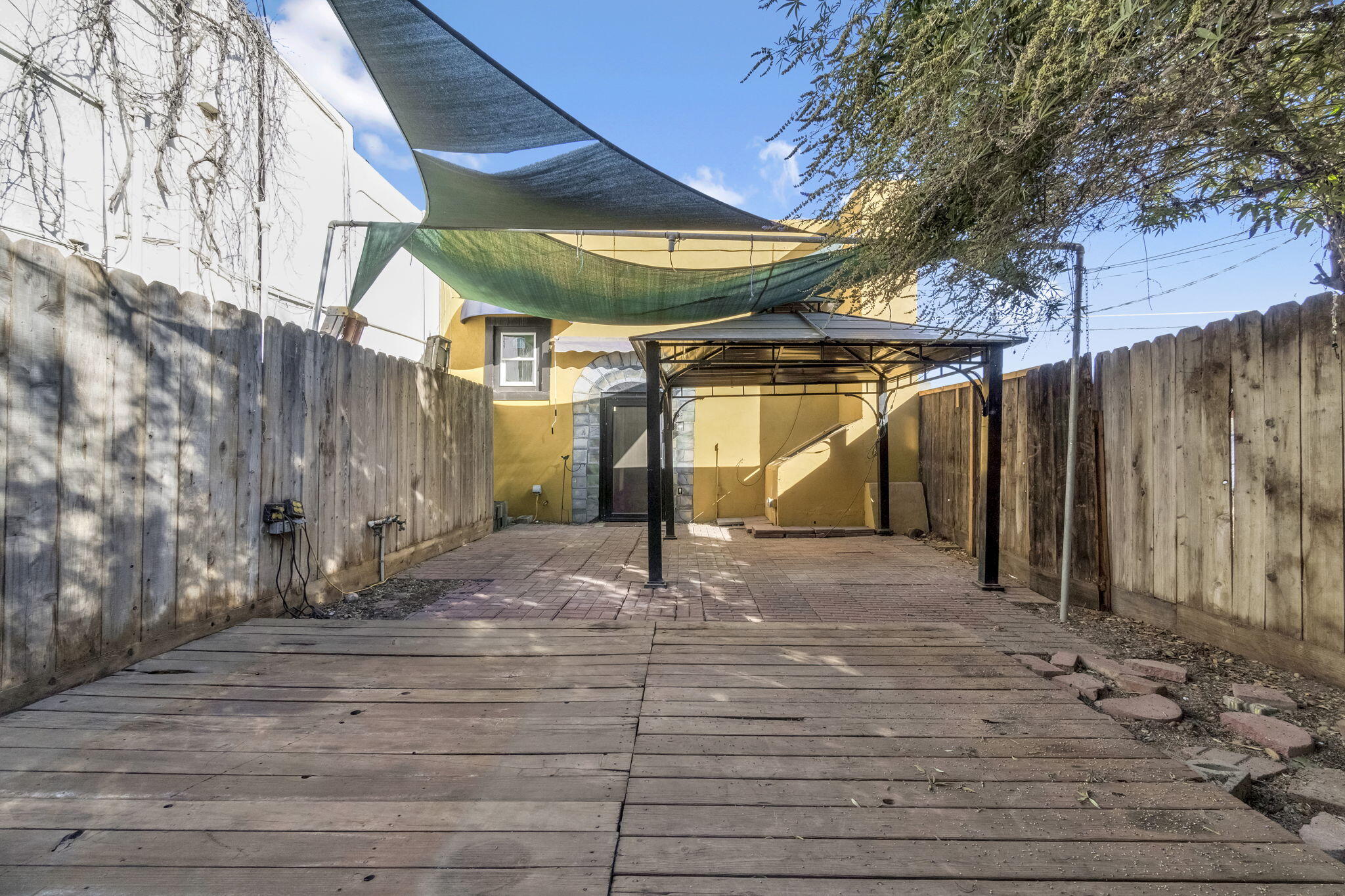 222 Heinlen St, Lemoore, CA 93245
