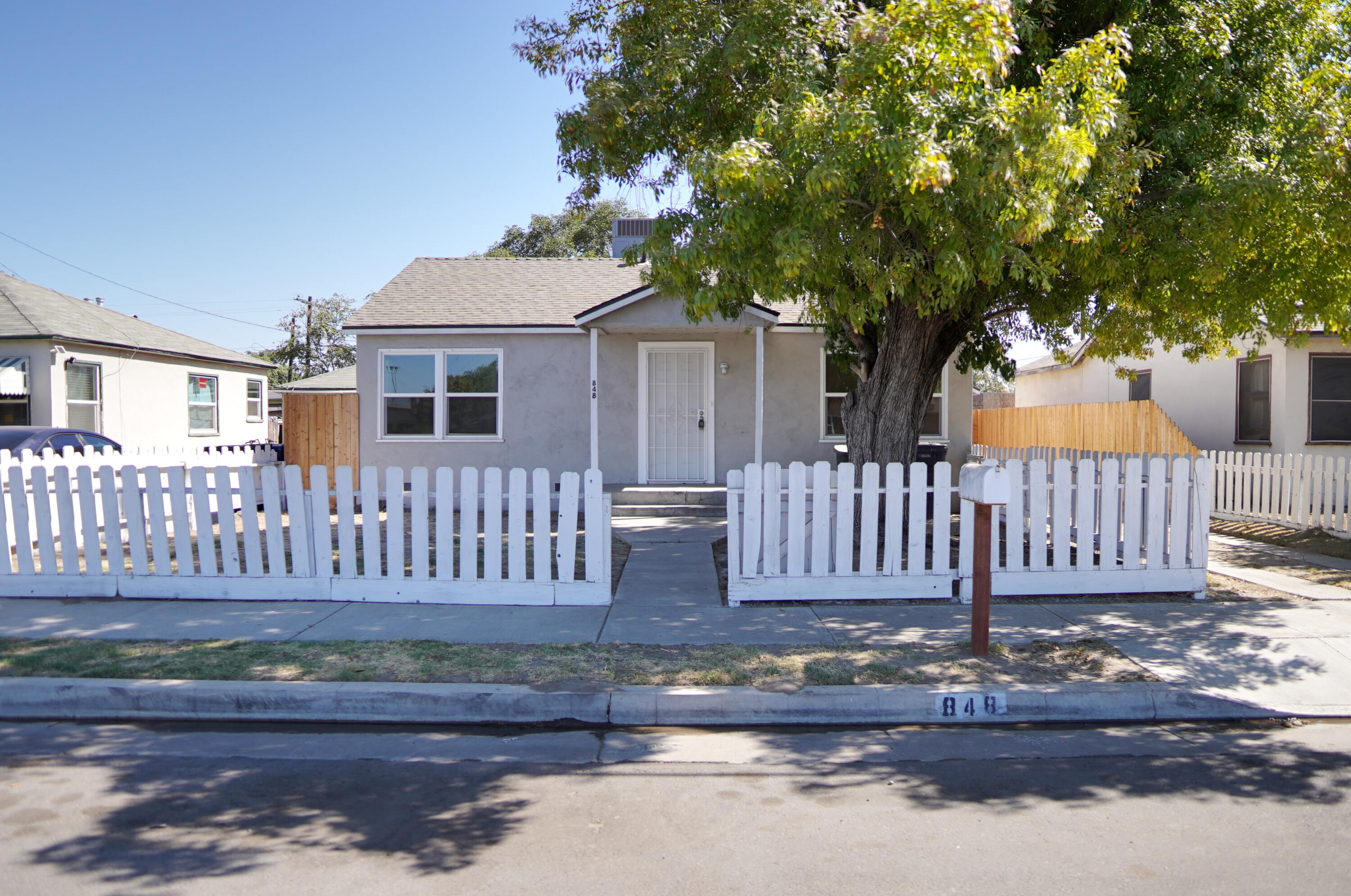 848 N E St, Tulare, CA 93274