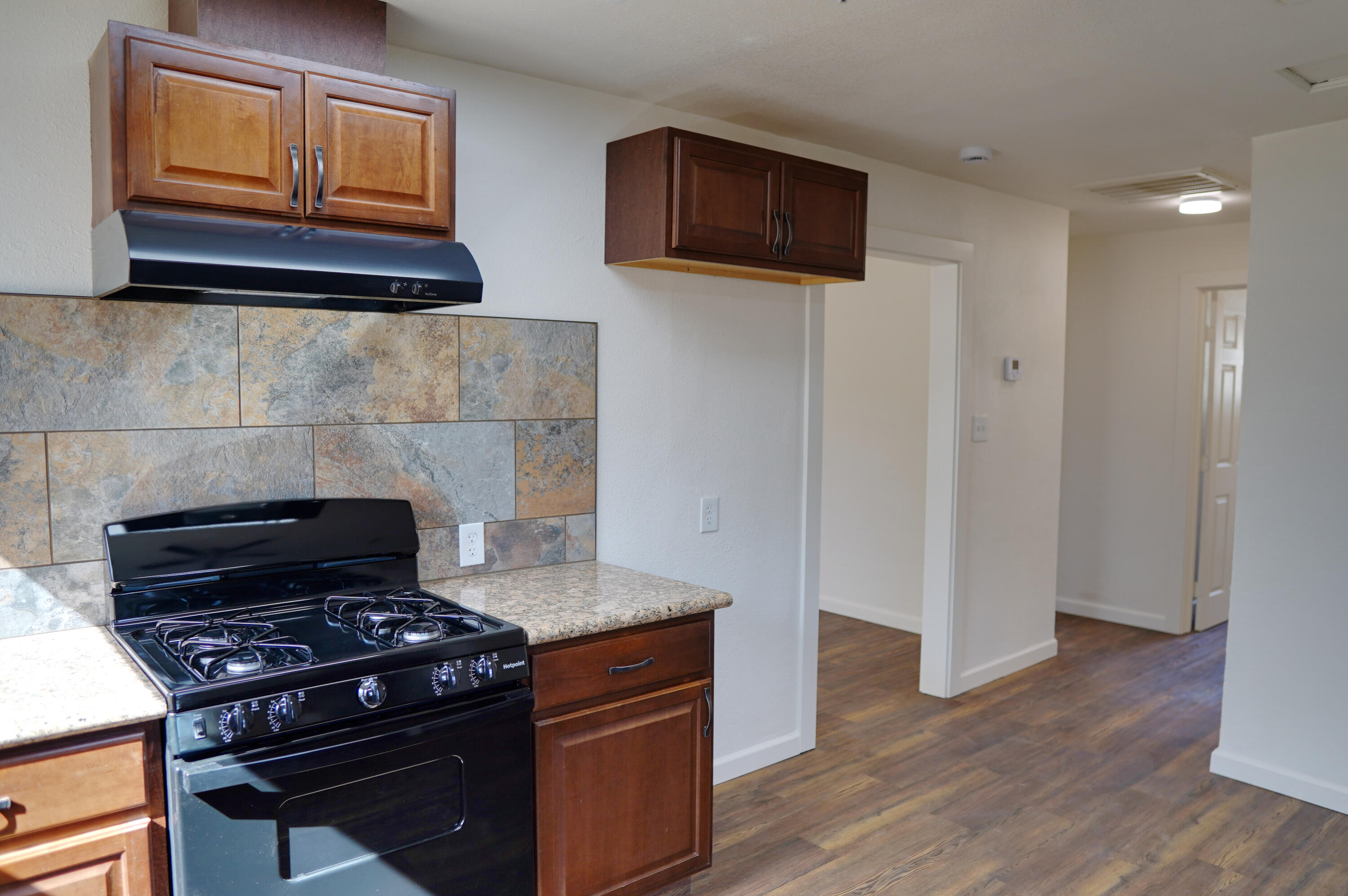 848 N E St, Tulare, CA 93274