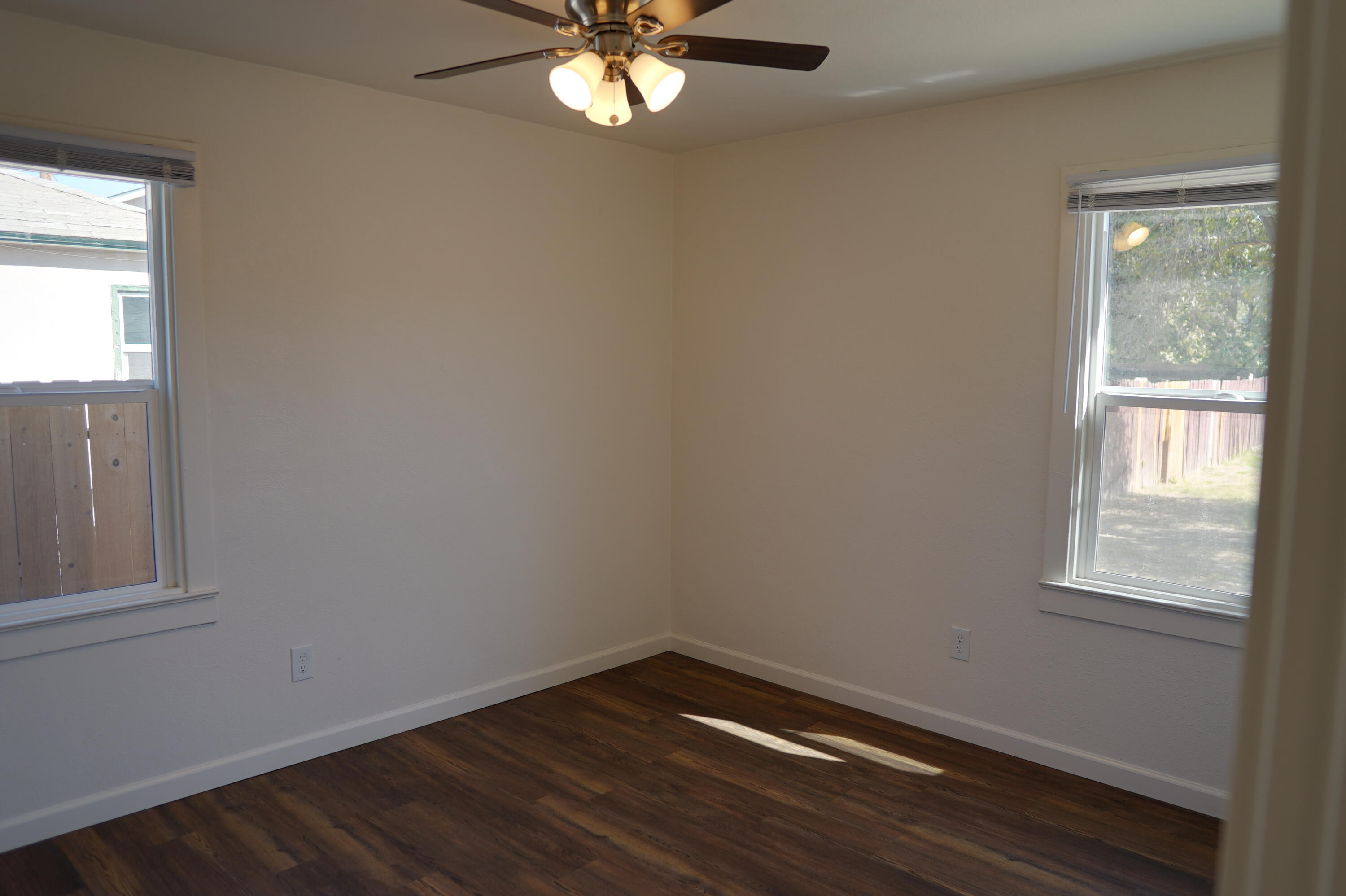 848 N E St, Tulare, CA 93274