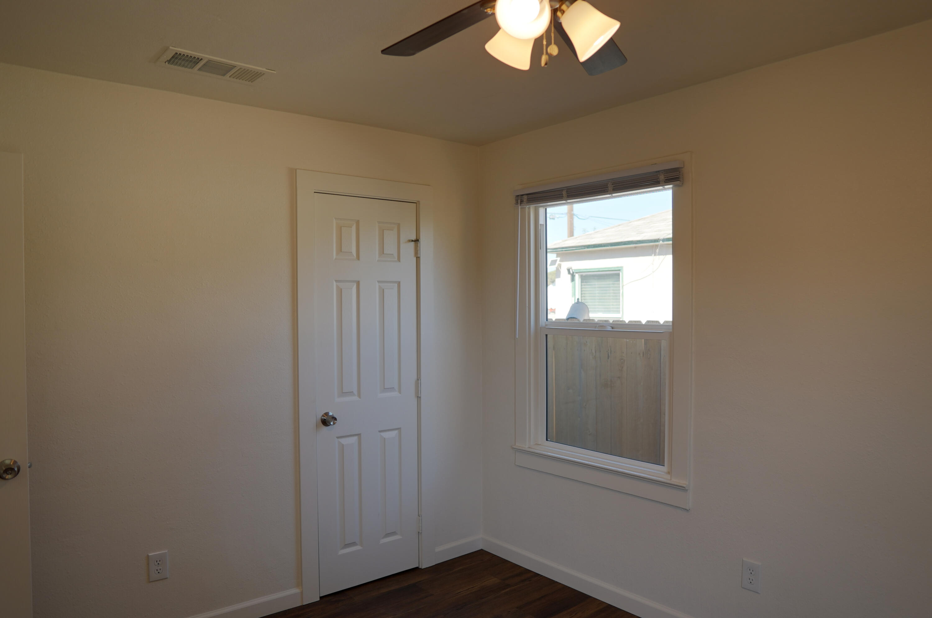 848 N E St, Tulare, CA 93274