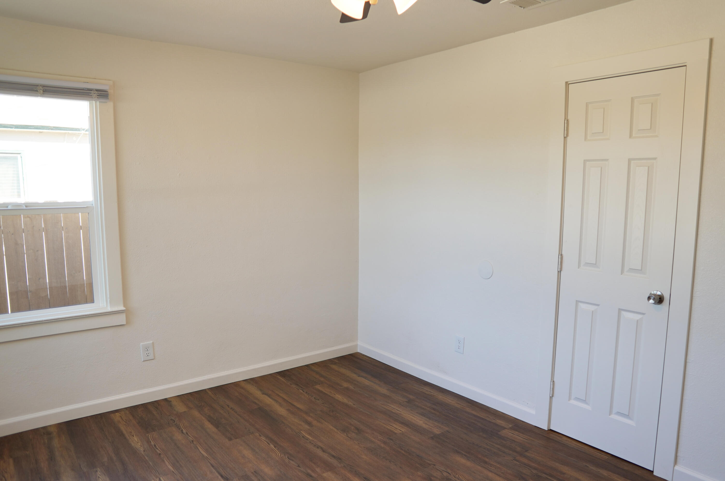 848 N E St, Tulare, CA 93274