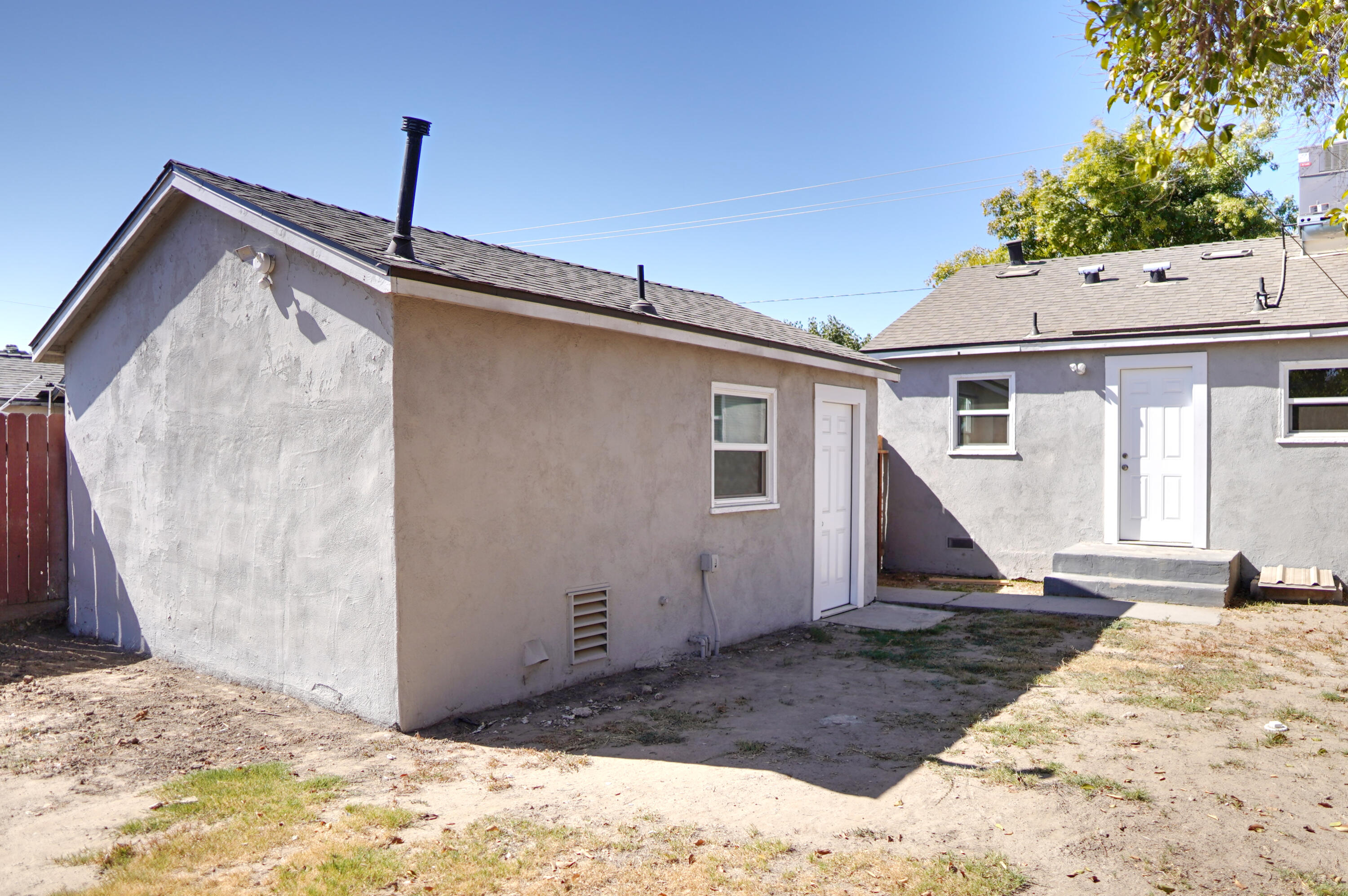 848 N E St, Tulare, CA 93274
