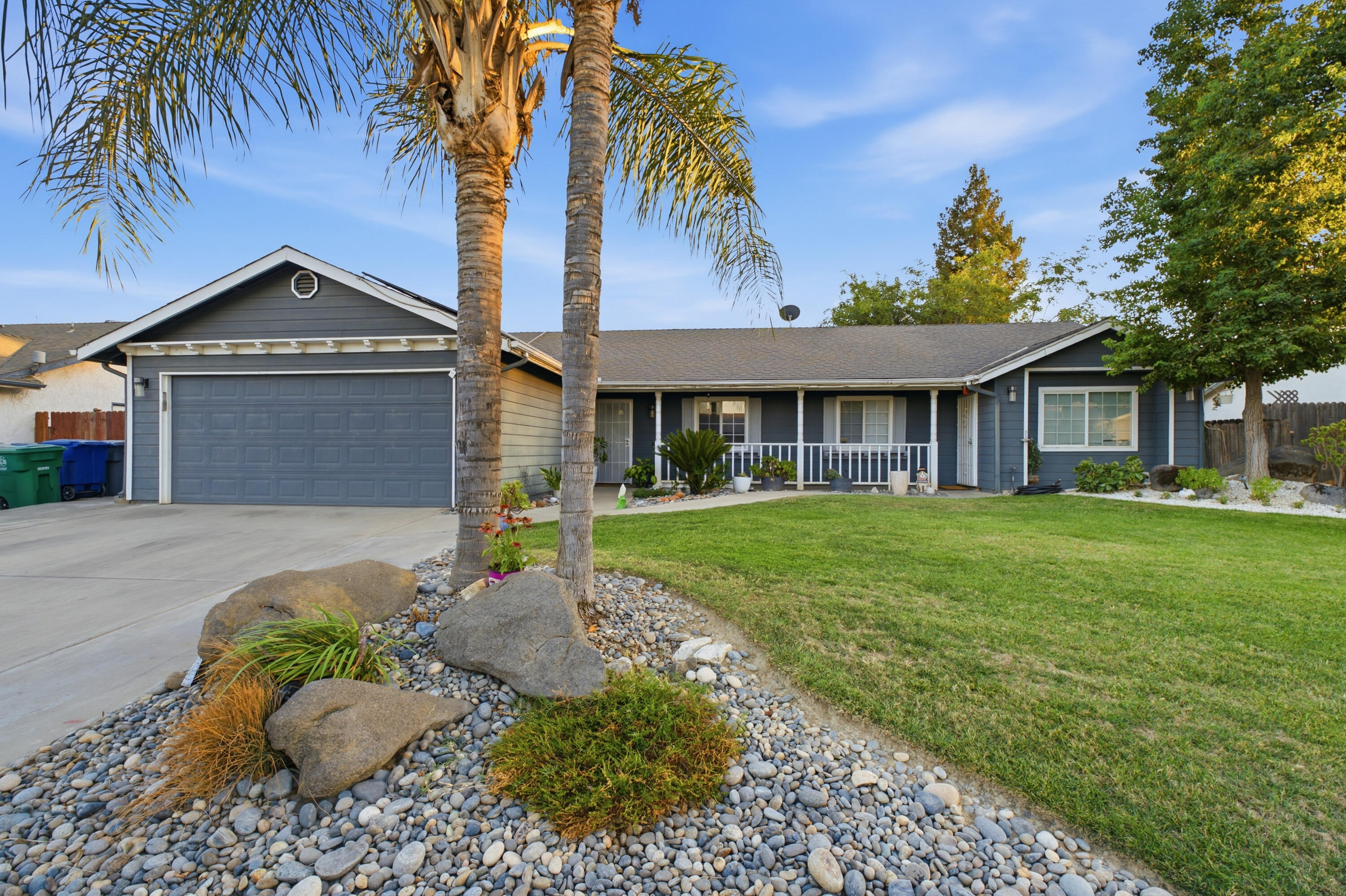 1458 Mary Ct, Exeter, CA 93221