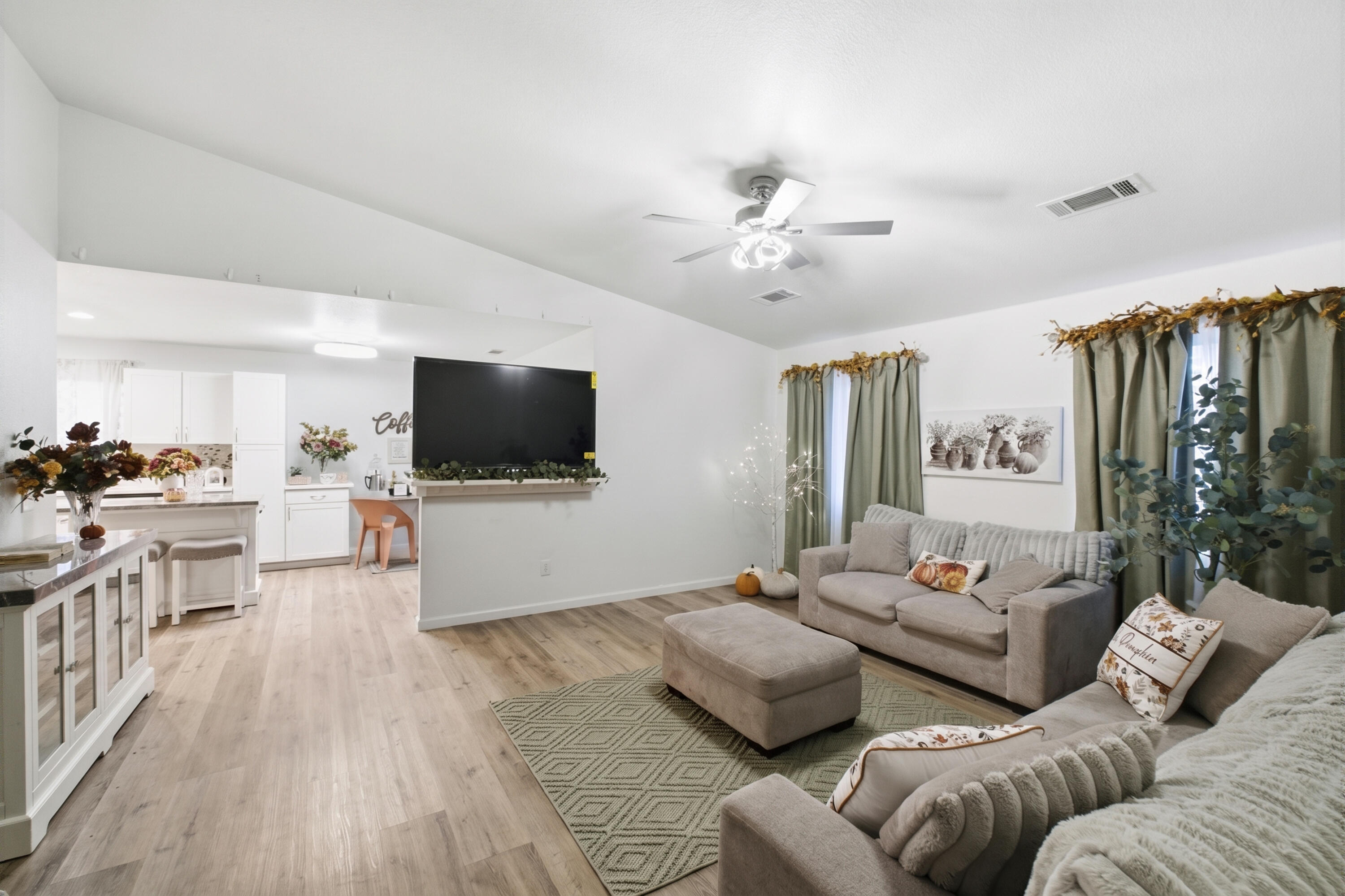 1458 Mary Ct, Exeter, CA 93221
