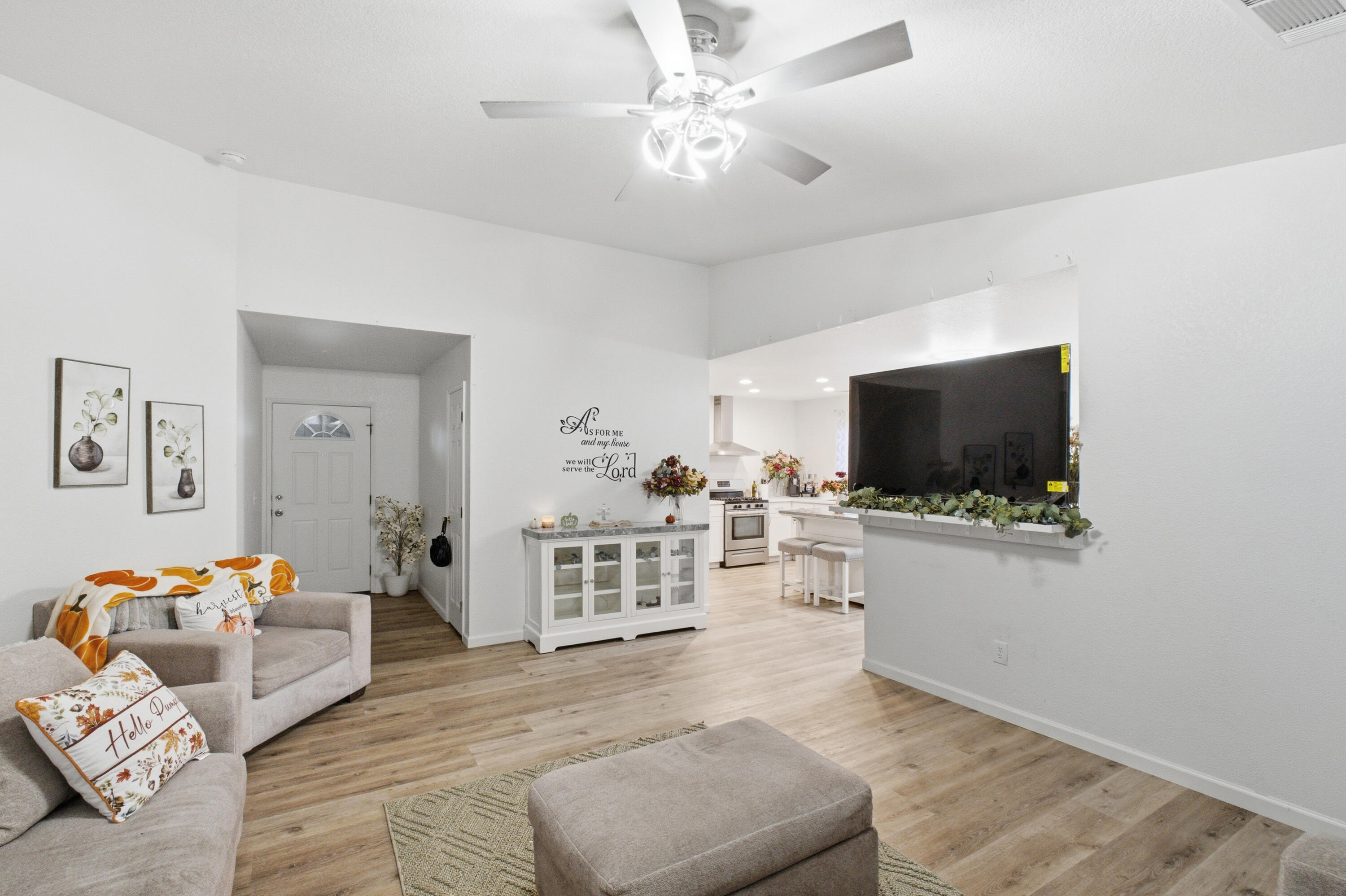 1458 Mary Ct, Exeter, CA 93221
