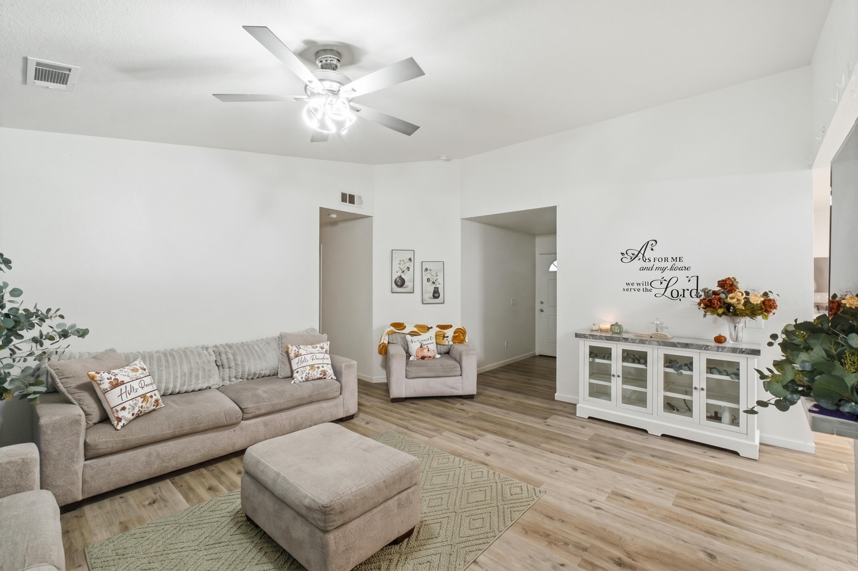 1458 Mary Ct, Exeter, CA 93221