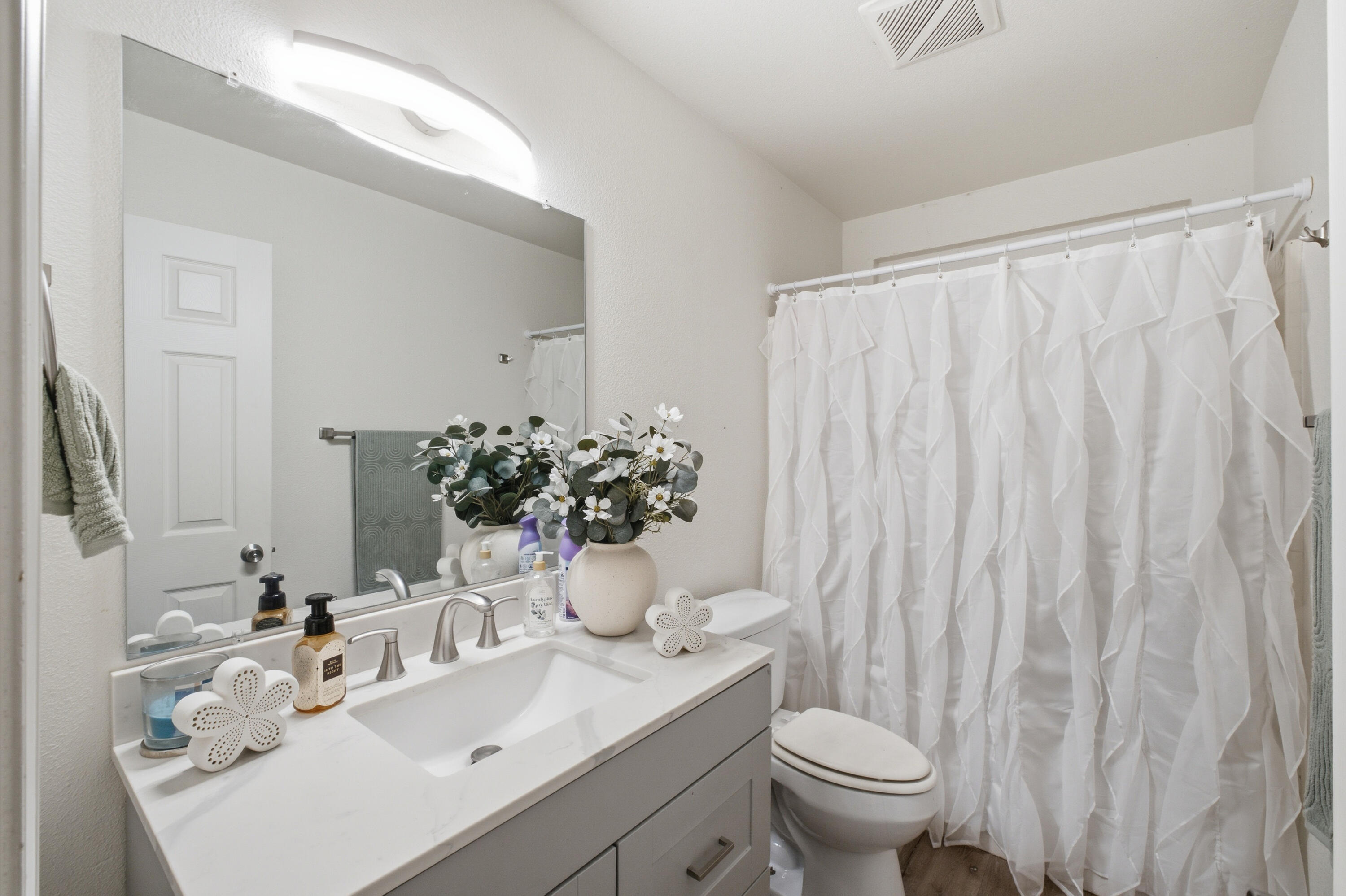 1458 Mary Ct, Exeter, CA 93221