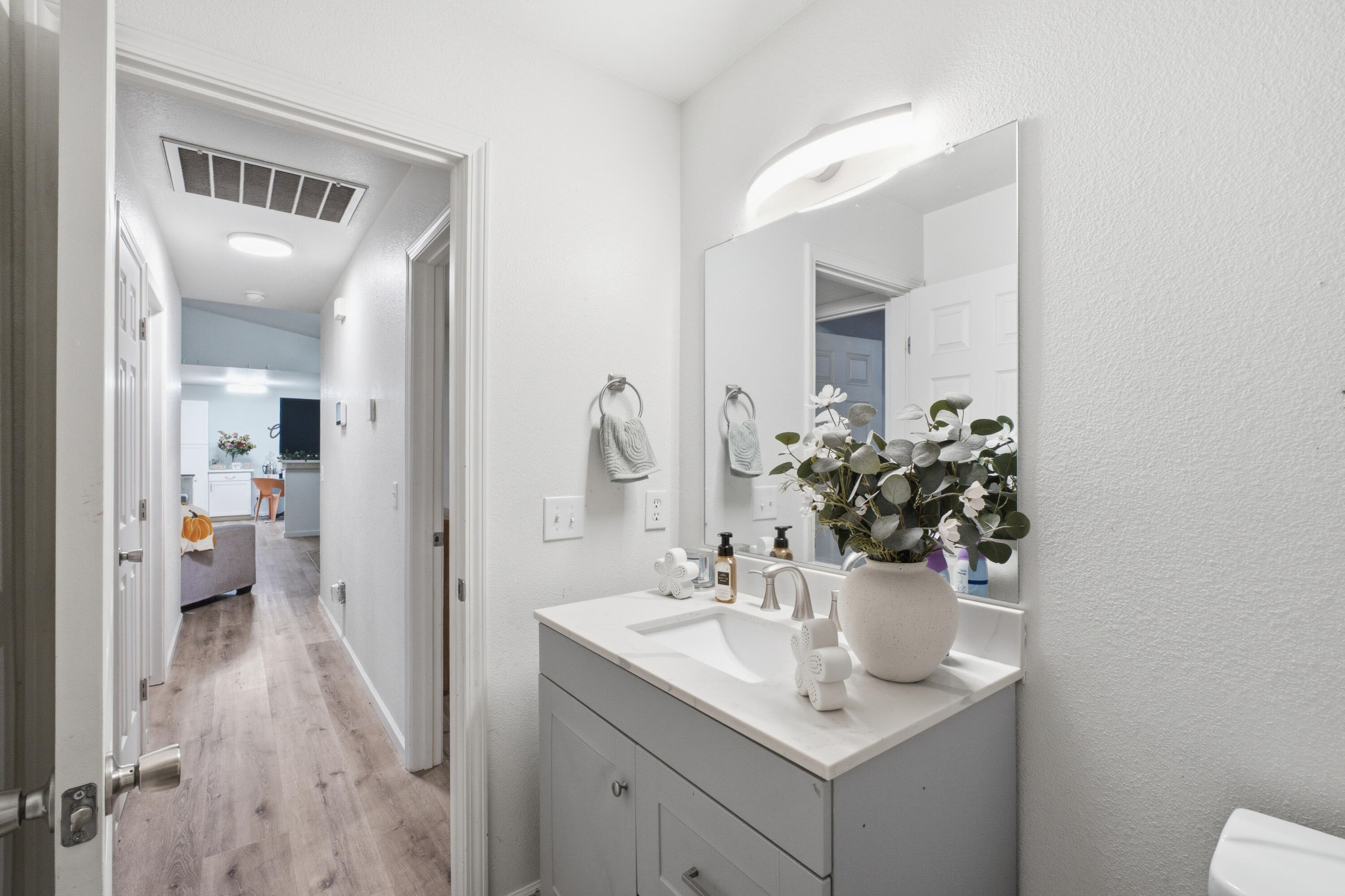 1458 Mary Ct, Exeter, CA 93221