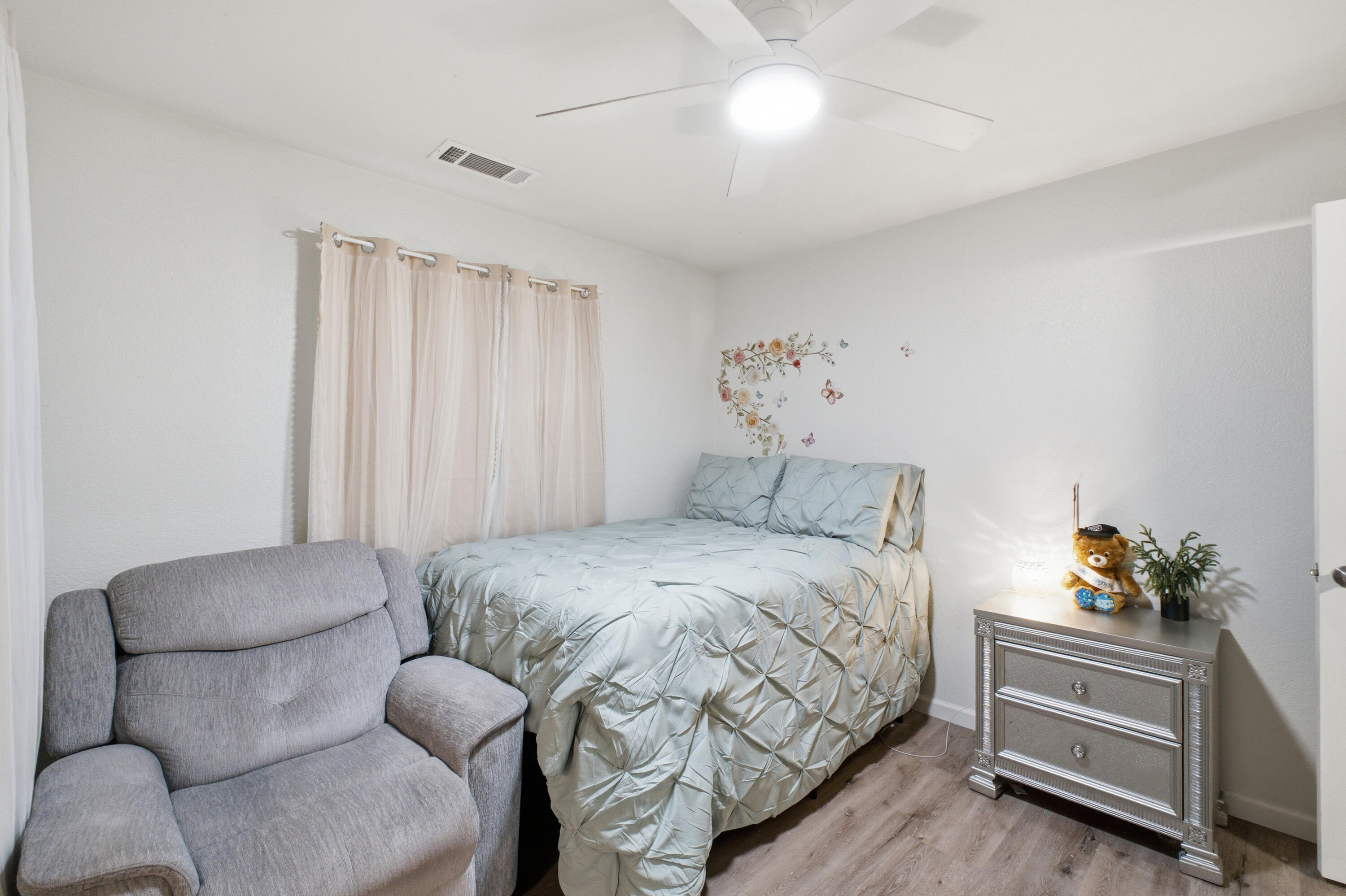 1458 Mary Ct, Exeter, CA 93221
