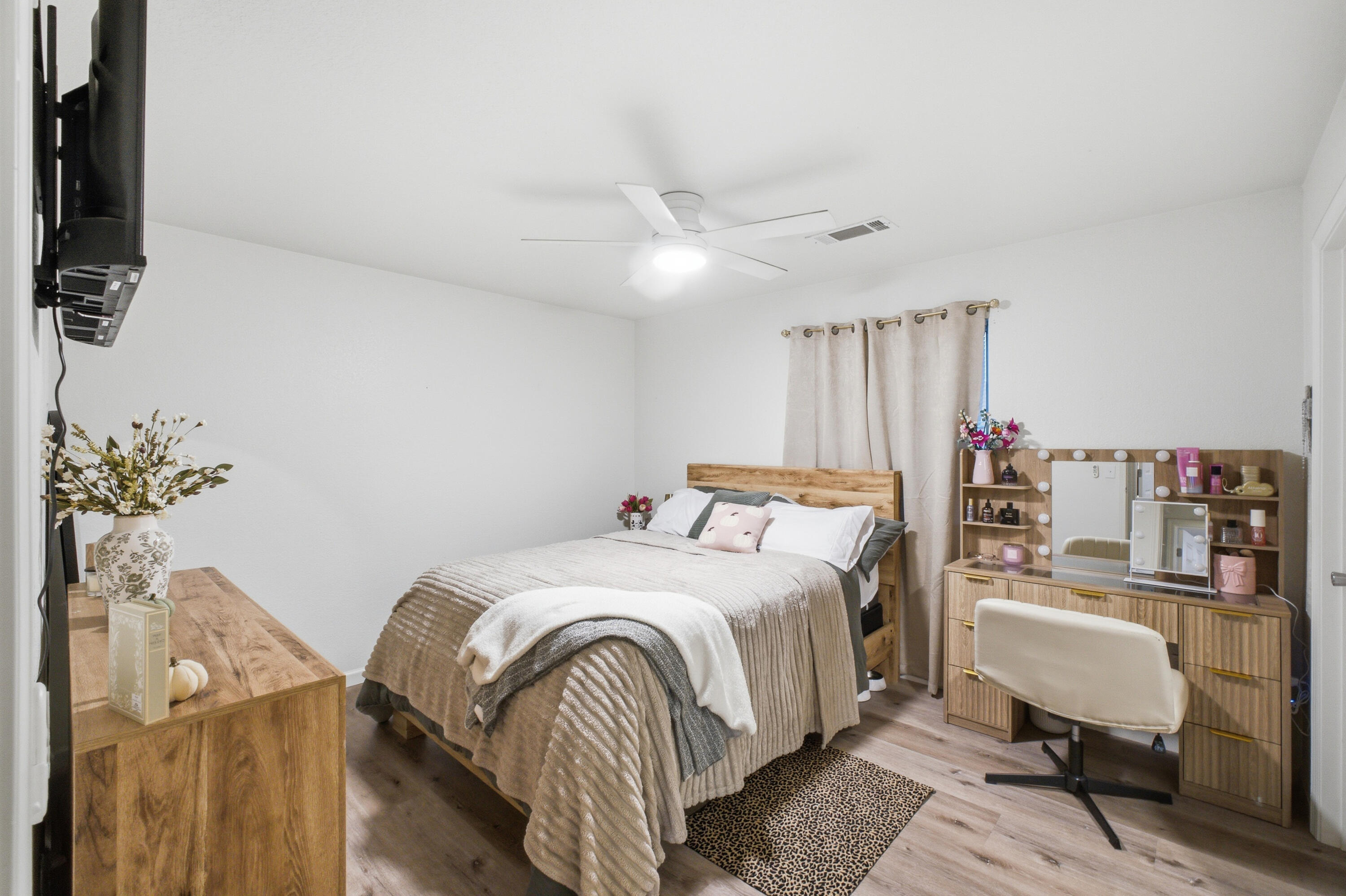 1458 Mary Ct, Exeter, CA 93221
