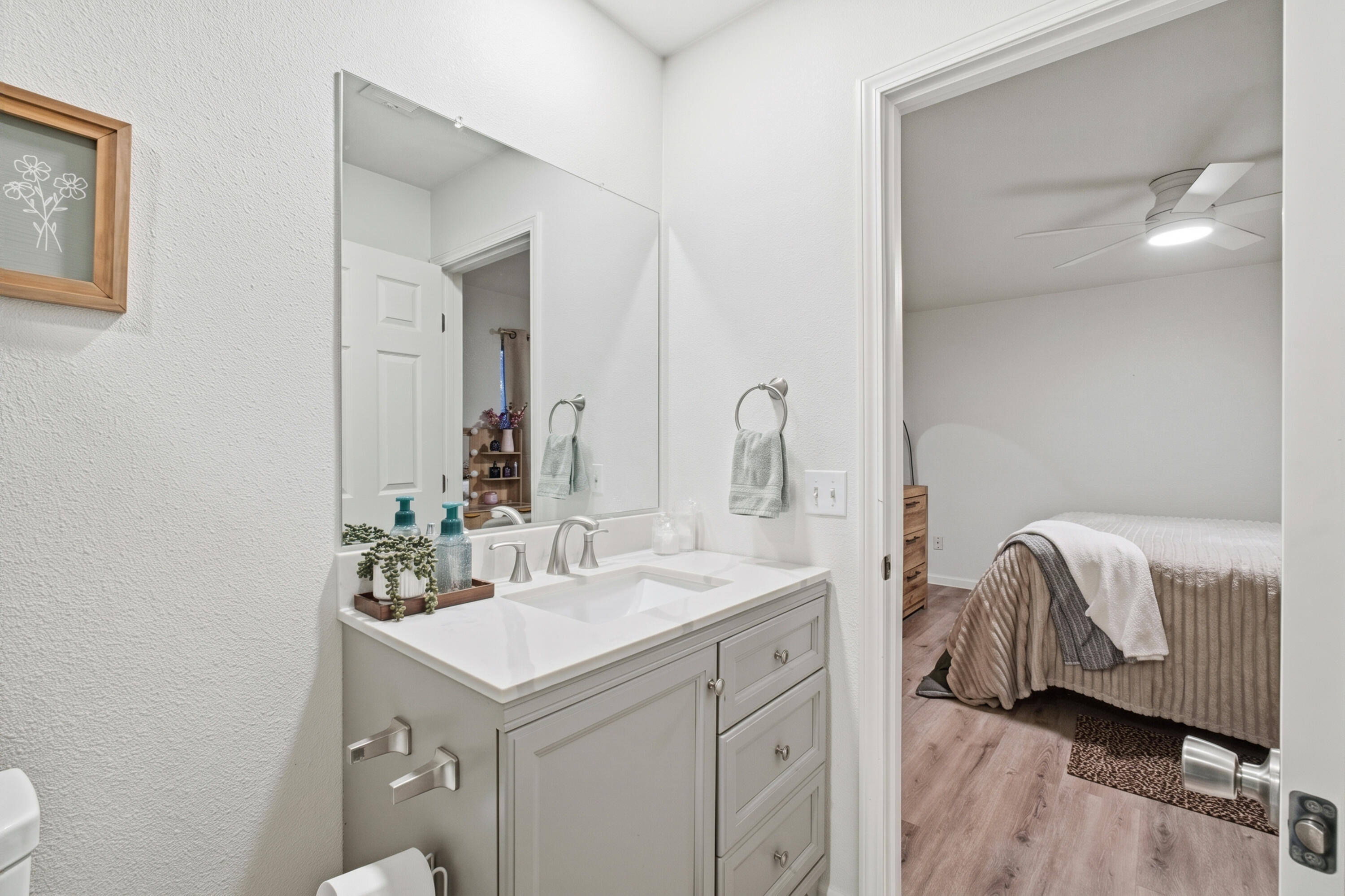 1458 Mary Ct, Exeter, CA 93221