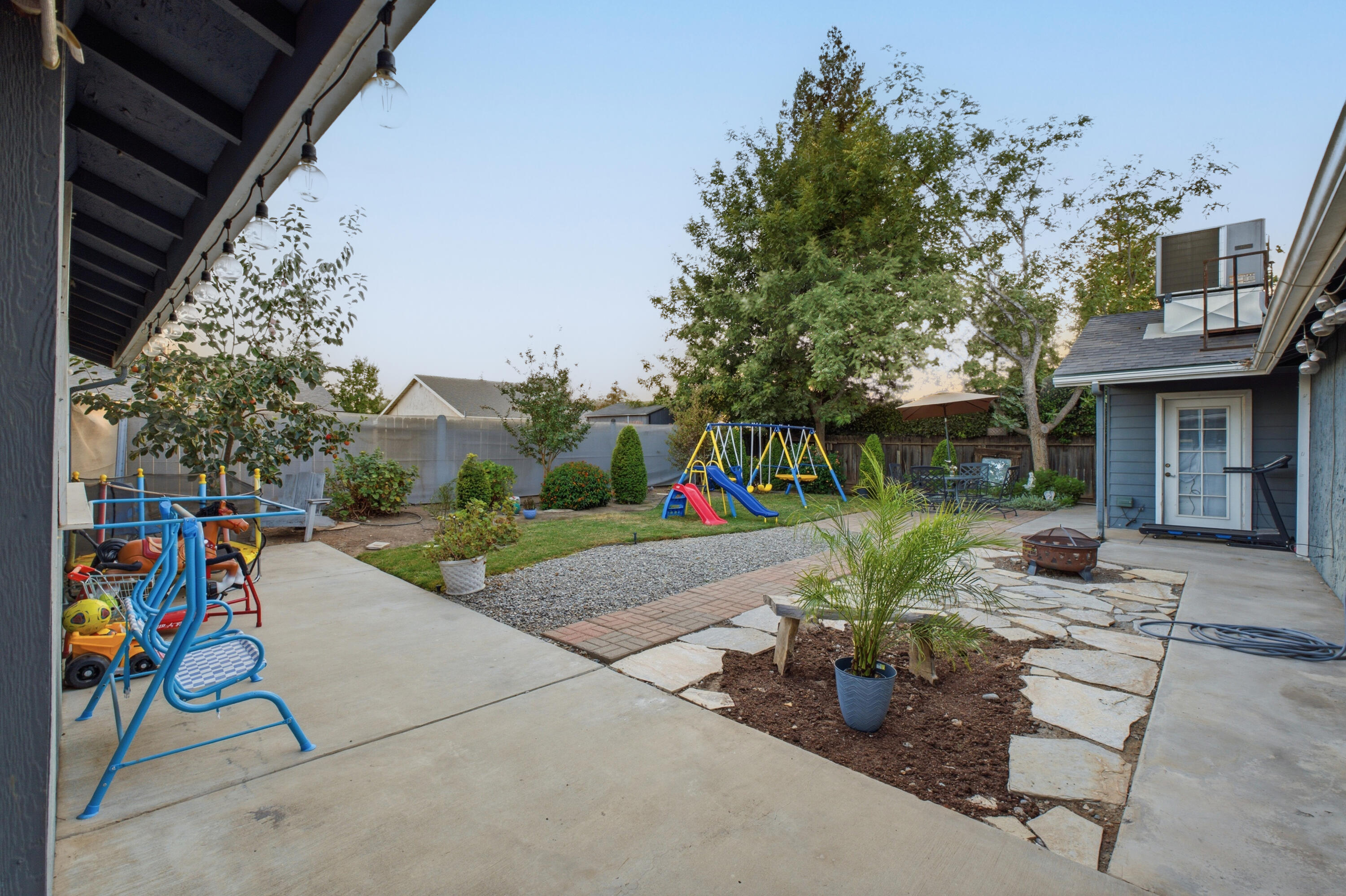 1458 Mary Ct, Exeter, CA 93221