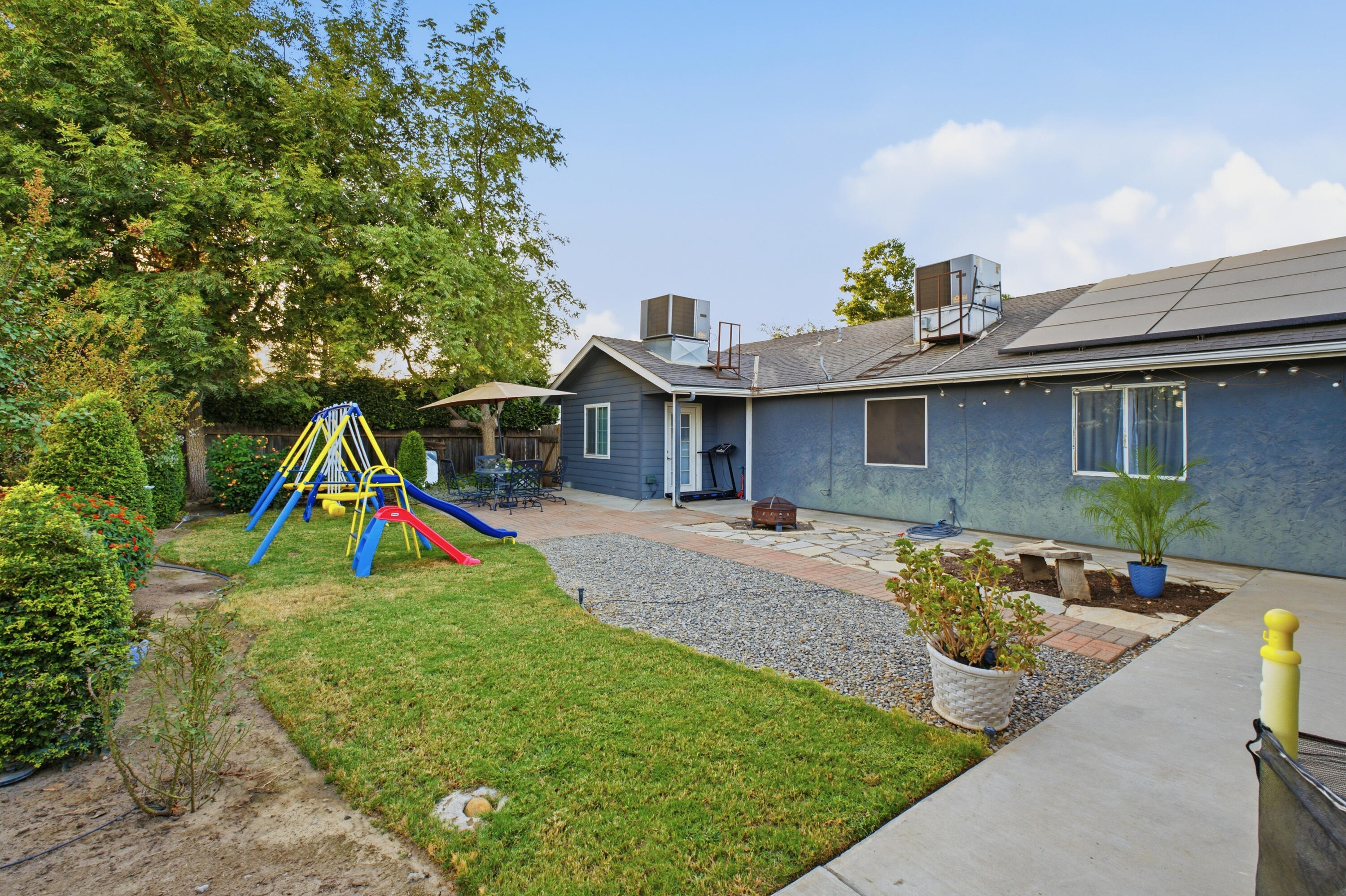 1458 Mary Ct, Exeter, CA 93221