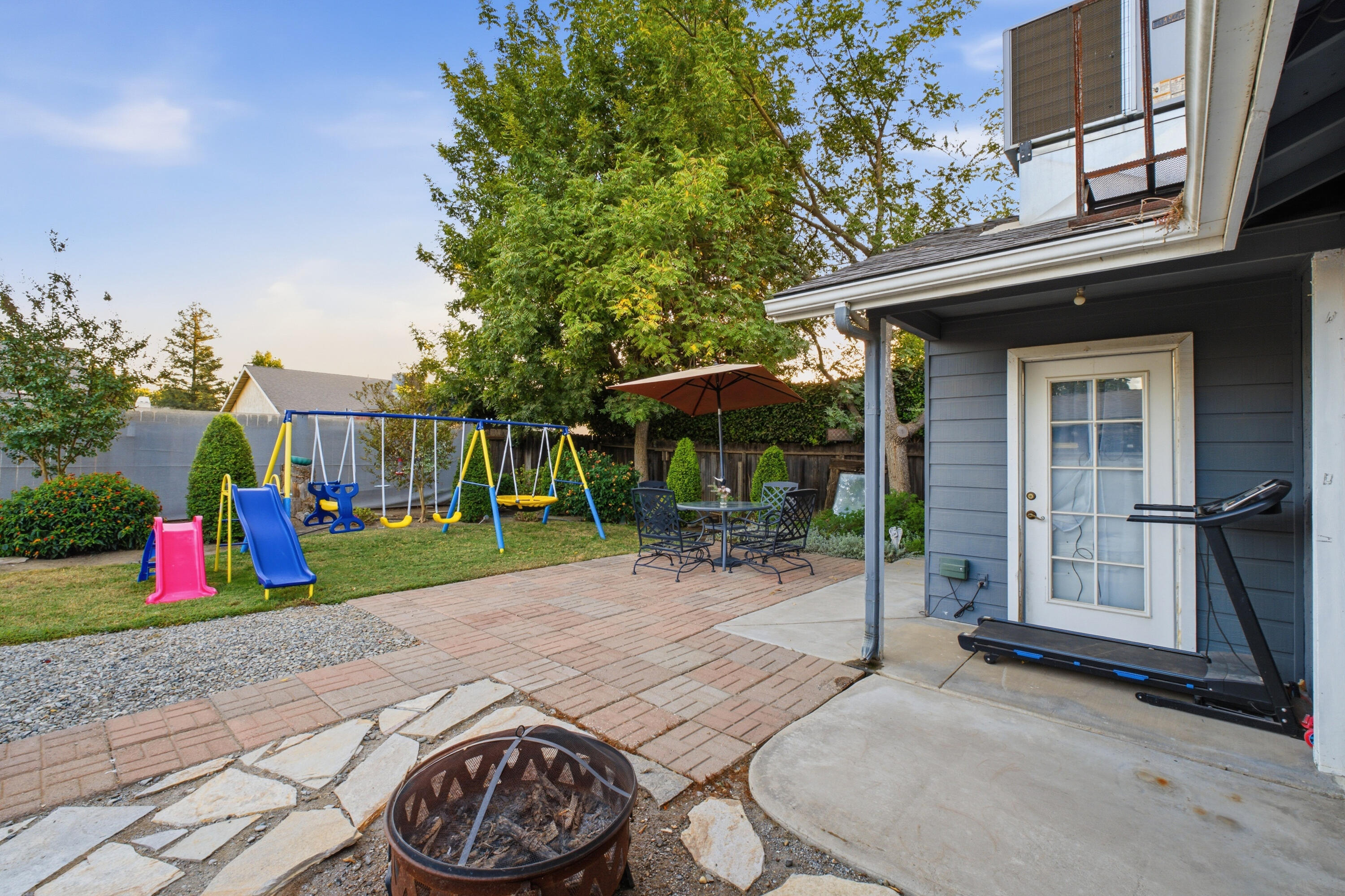 1458 Mary Ct, Exeter, CA 93221