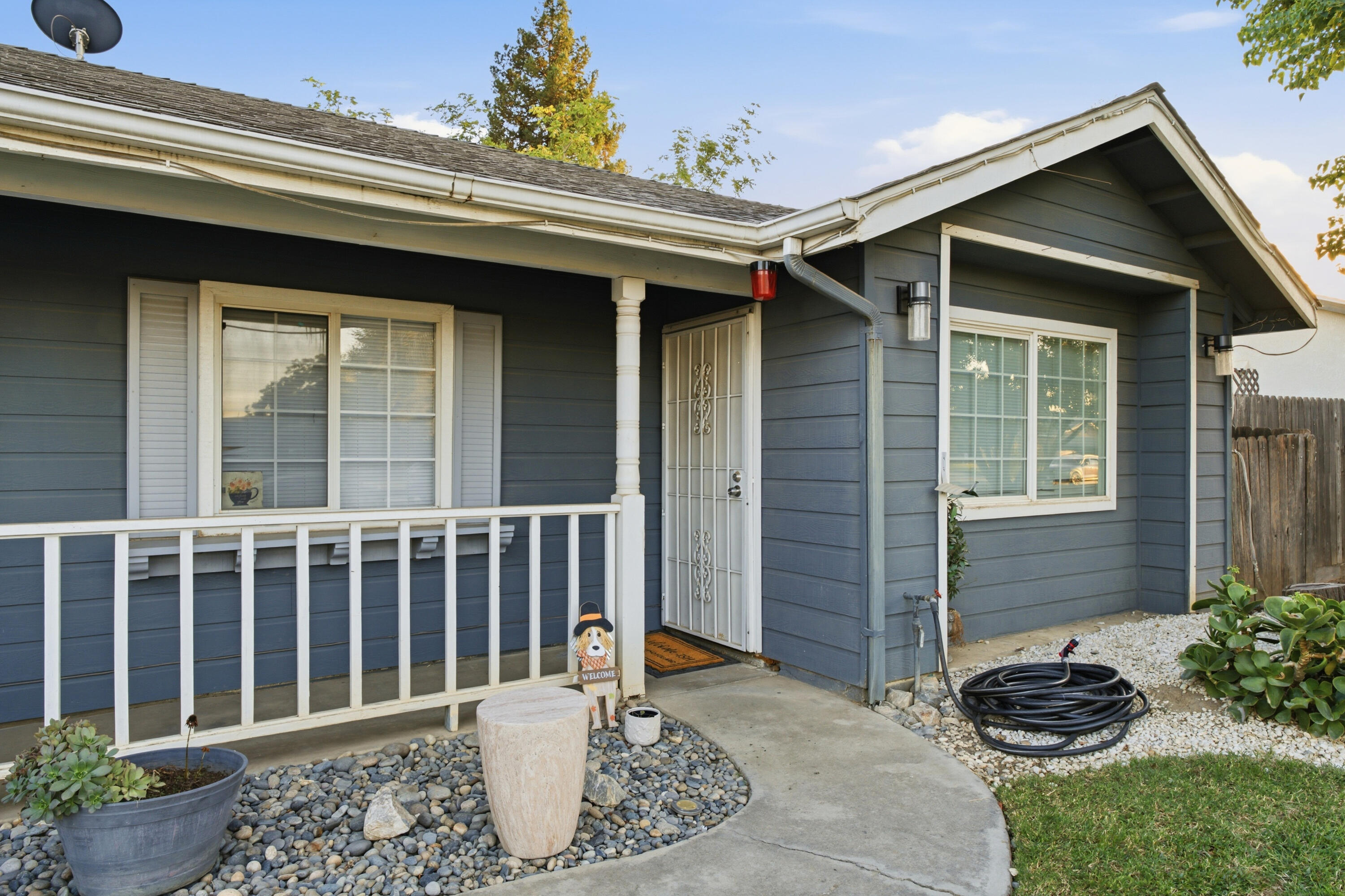 1458 Mary Ct, Exeter, CA 93221