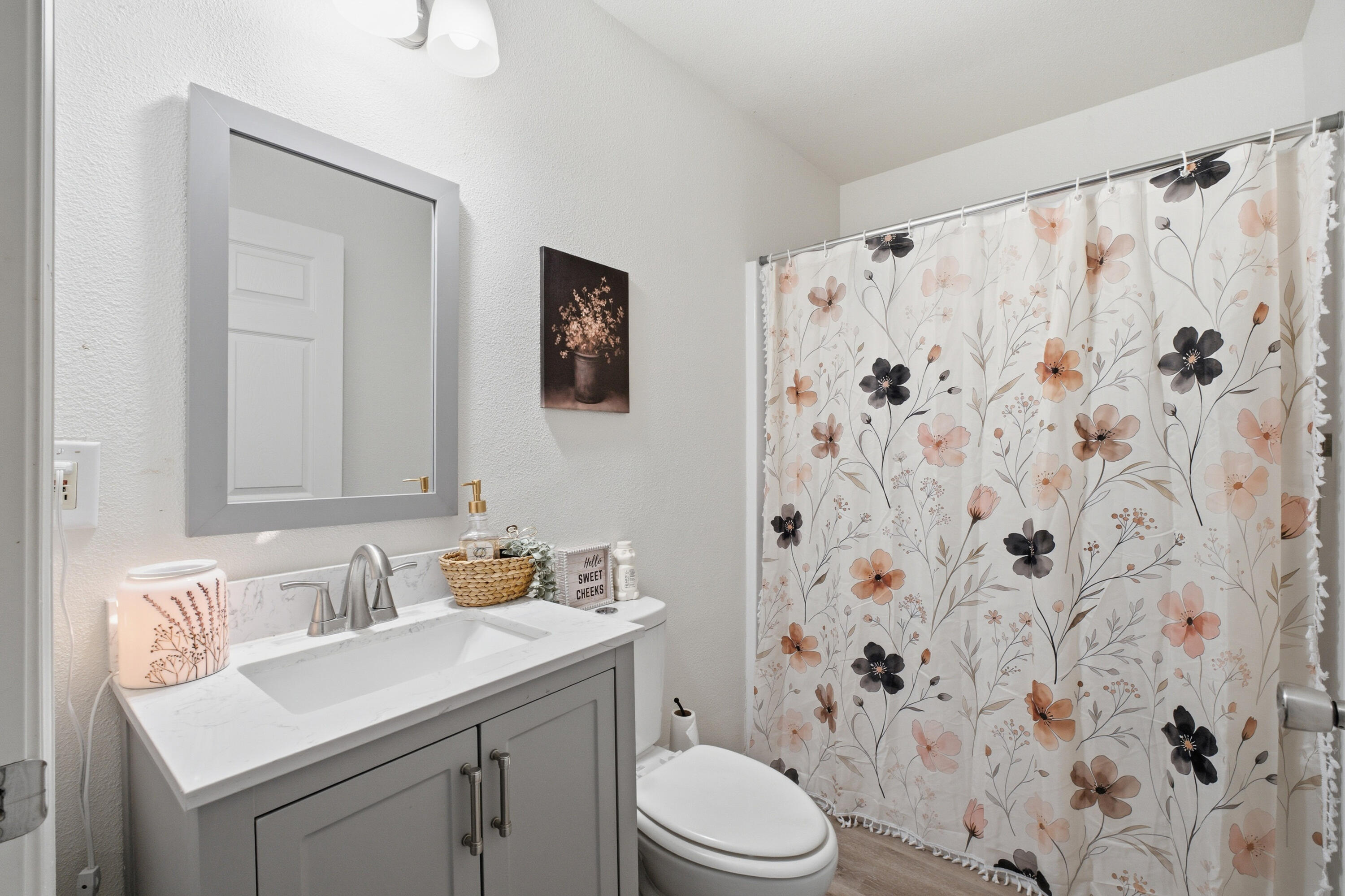 1458 Mary Ct, Exeter, CA 93221