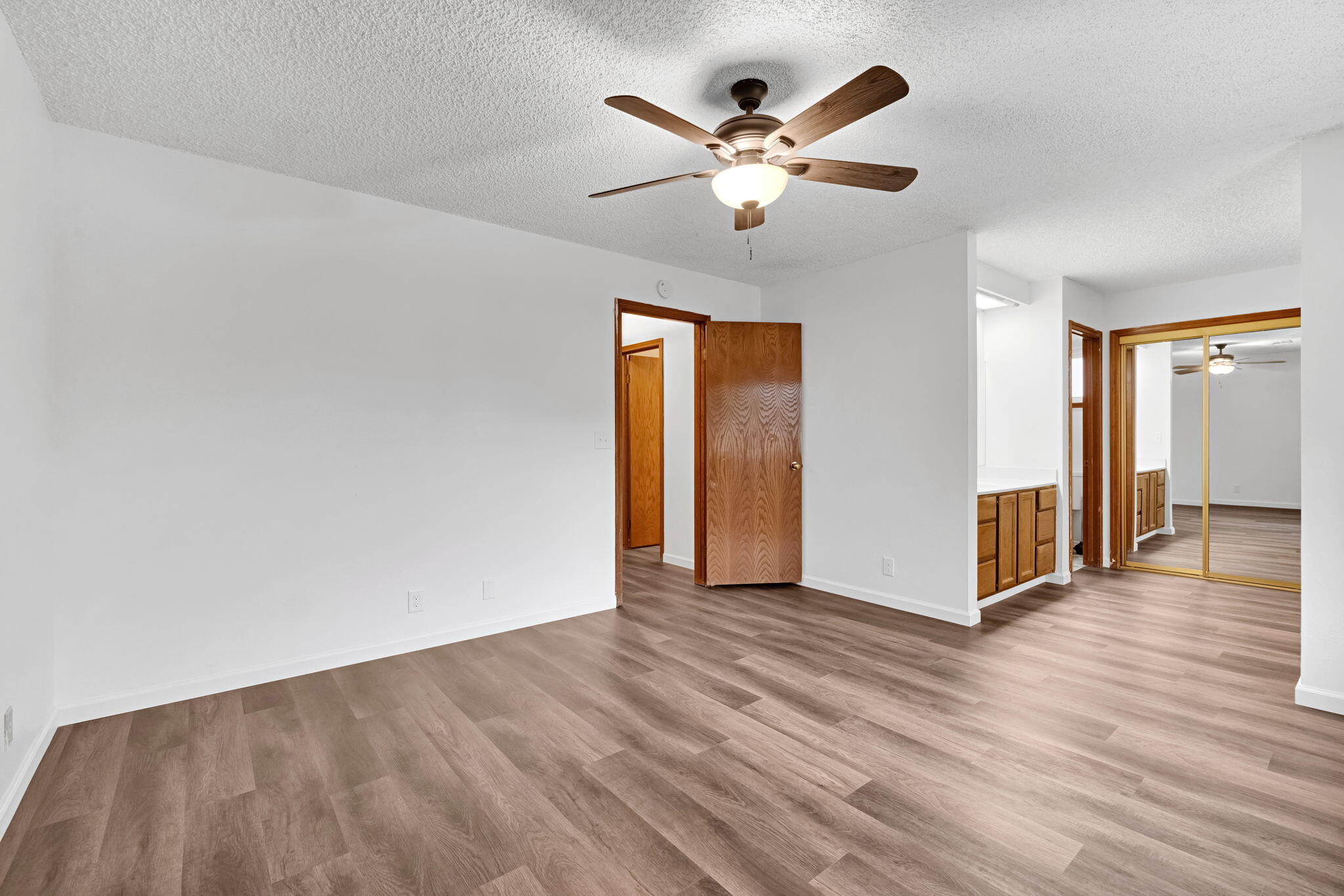 1350 Pine Dr, Lemoore, CA 93245