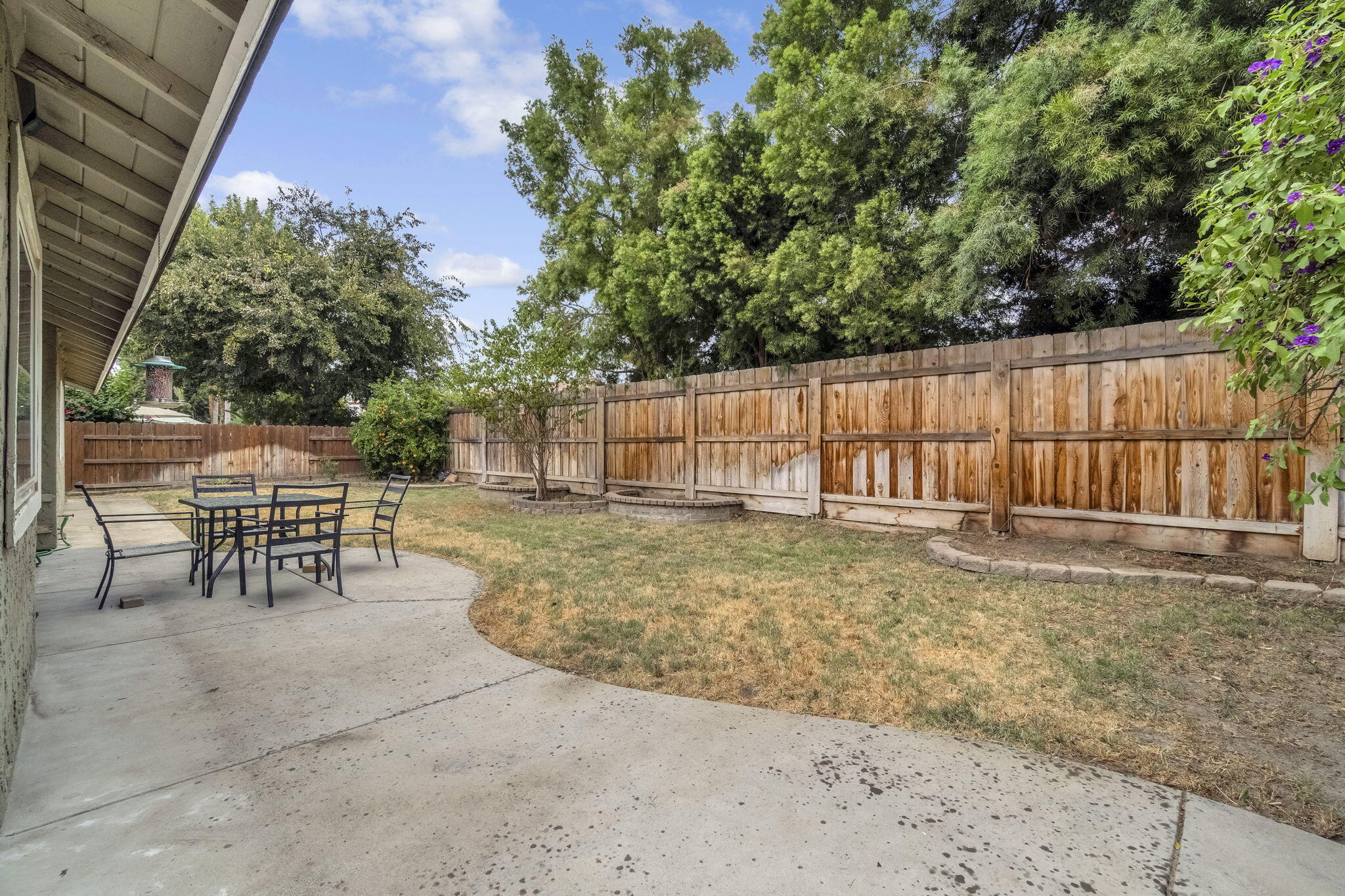 1350 Pine Dr, Lemoore, CA 93245