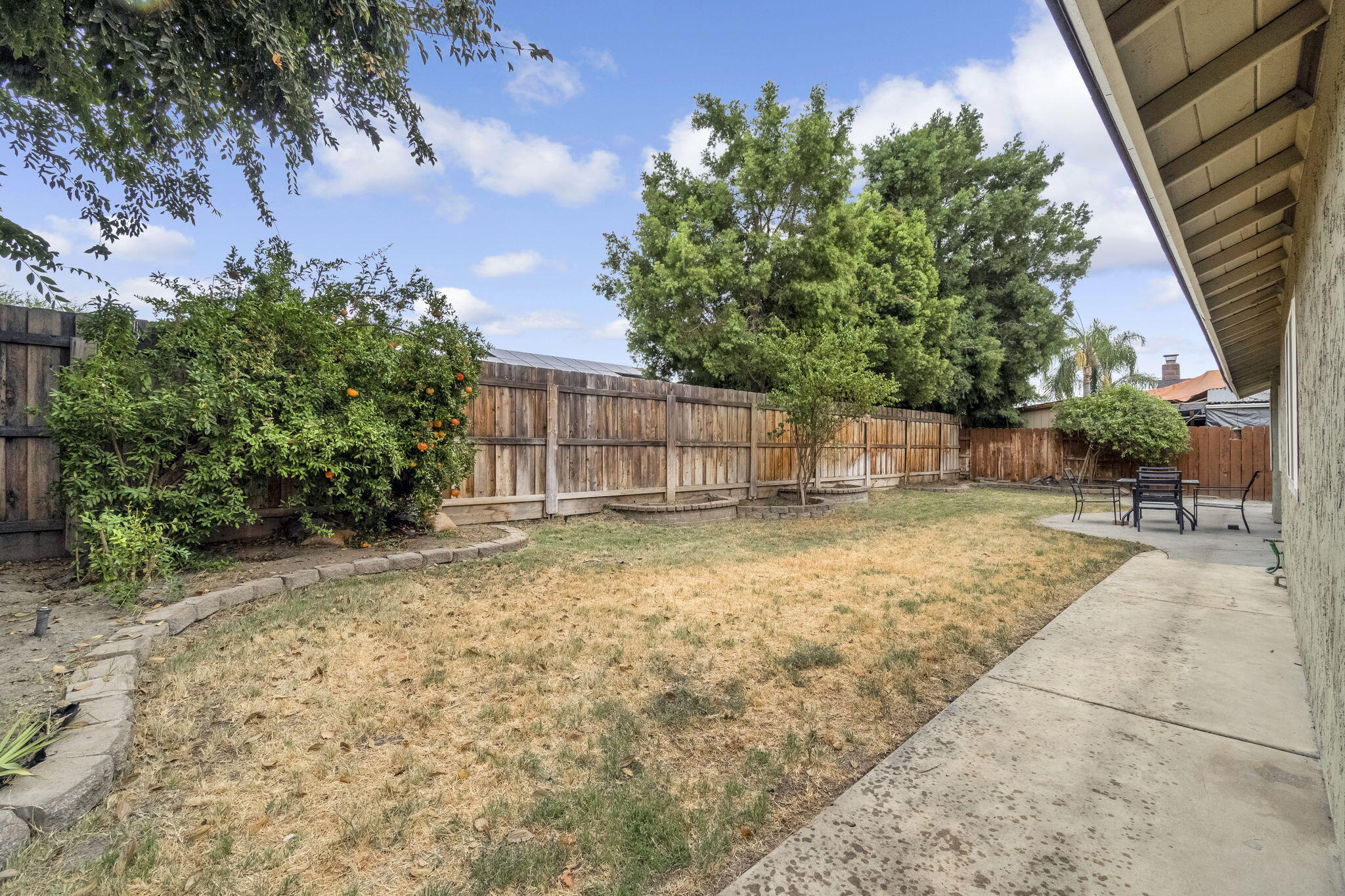 1350 Pine Dr, Lemoore, CA 93245