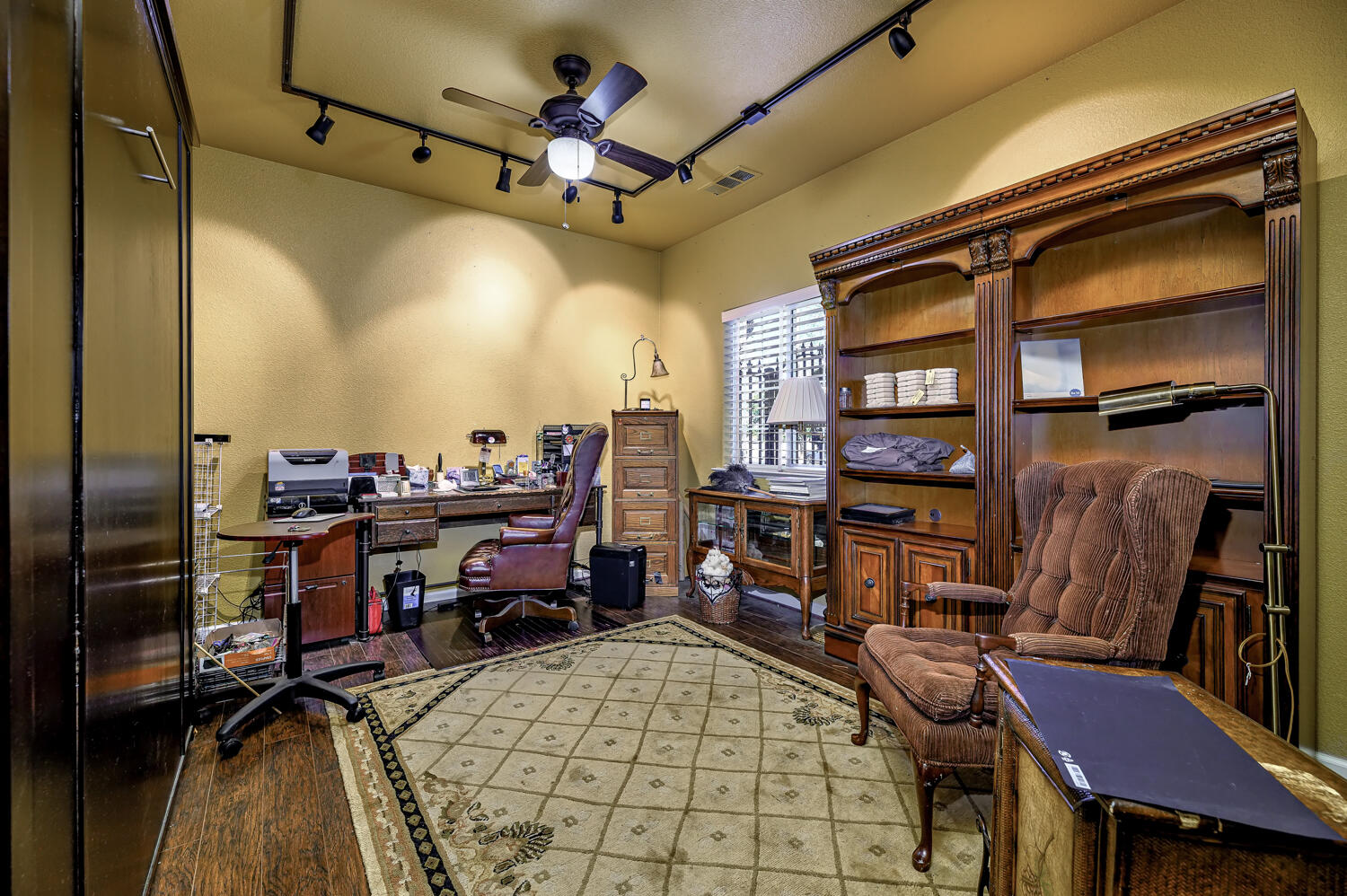 514 Mallard Ave, Lemoore, CA 93245