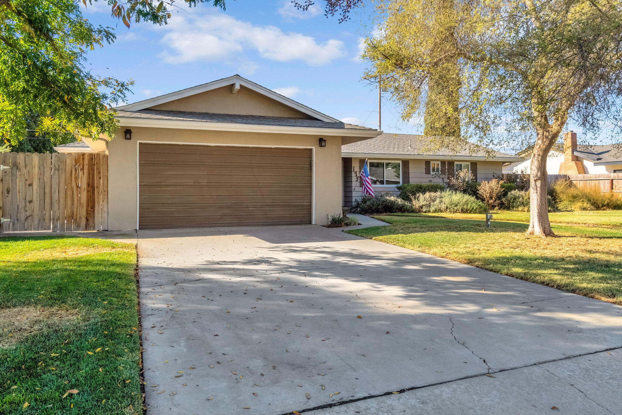 175 E Birch Ave, Hanford, CA 93230