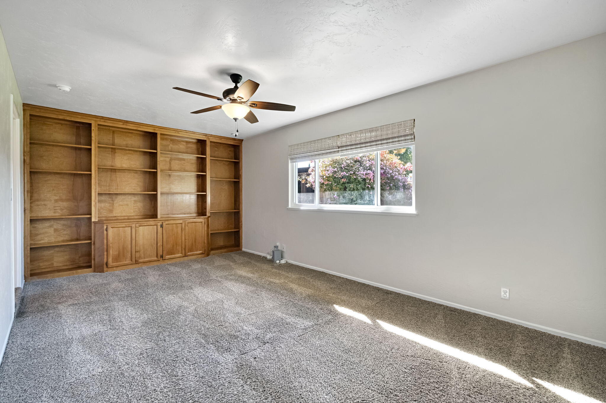 175 E Birch Ave, Hanford, CA 93230