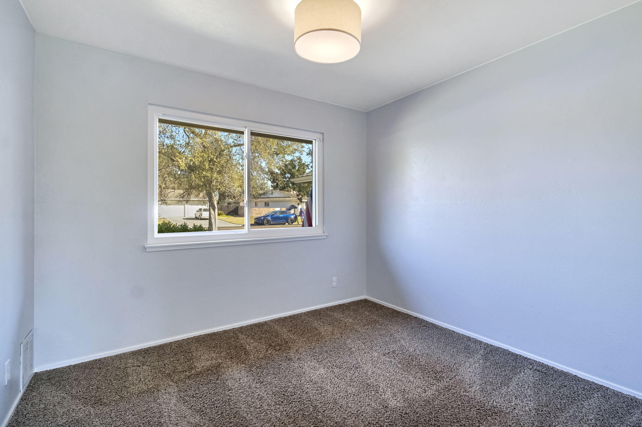 175 E Birch Ave, Hanford, CA 93230