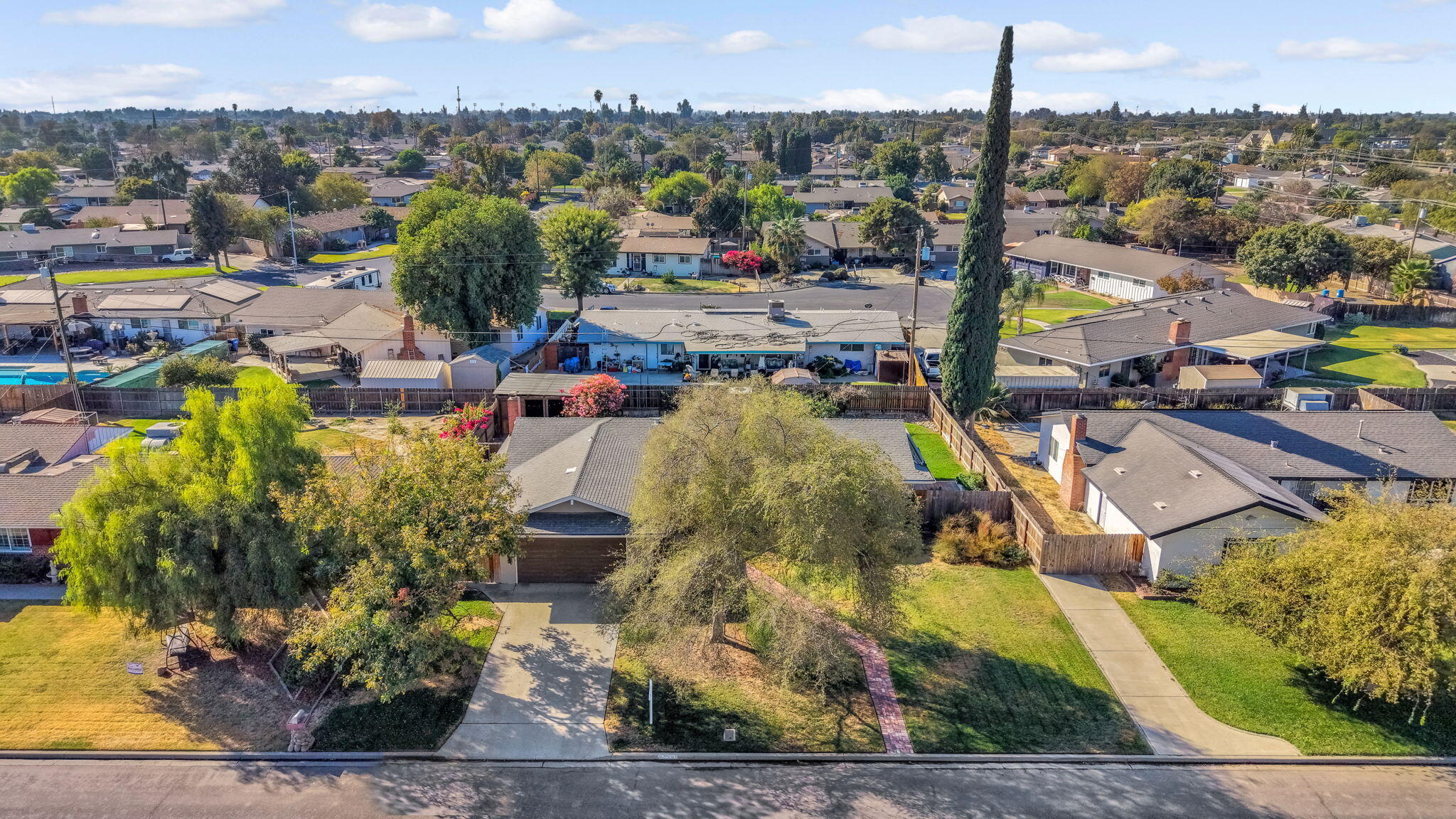 175 E Birch Ave, Hanford, CA 93230