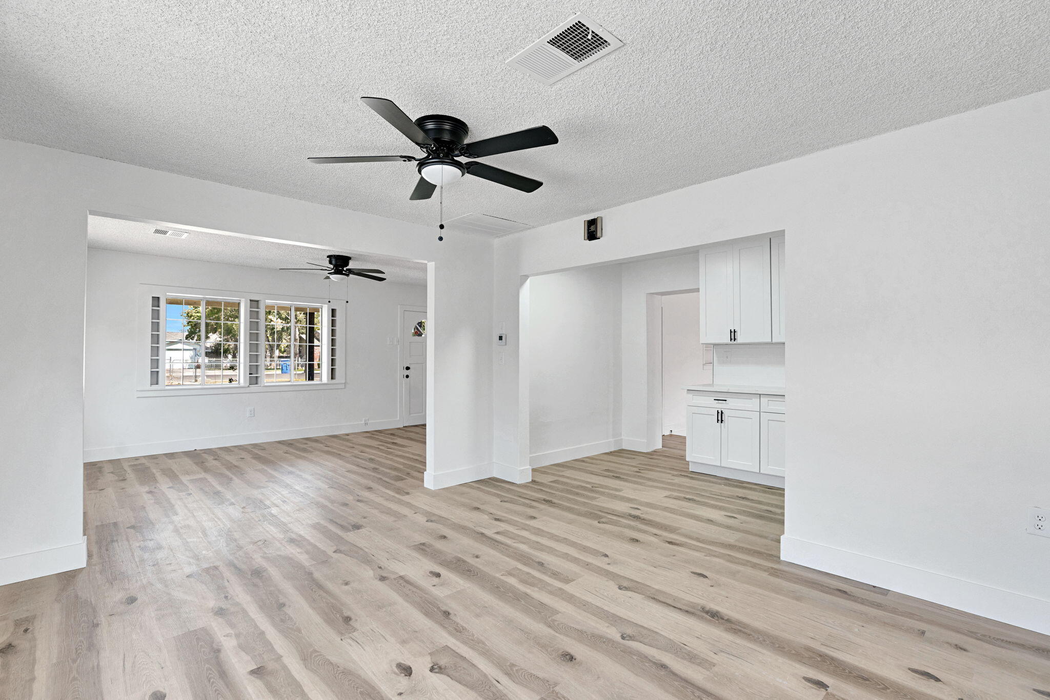 333 Oleander Ave, Lemoore, CA 93245