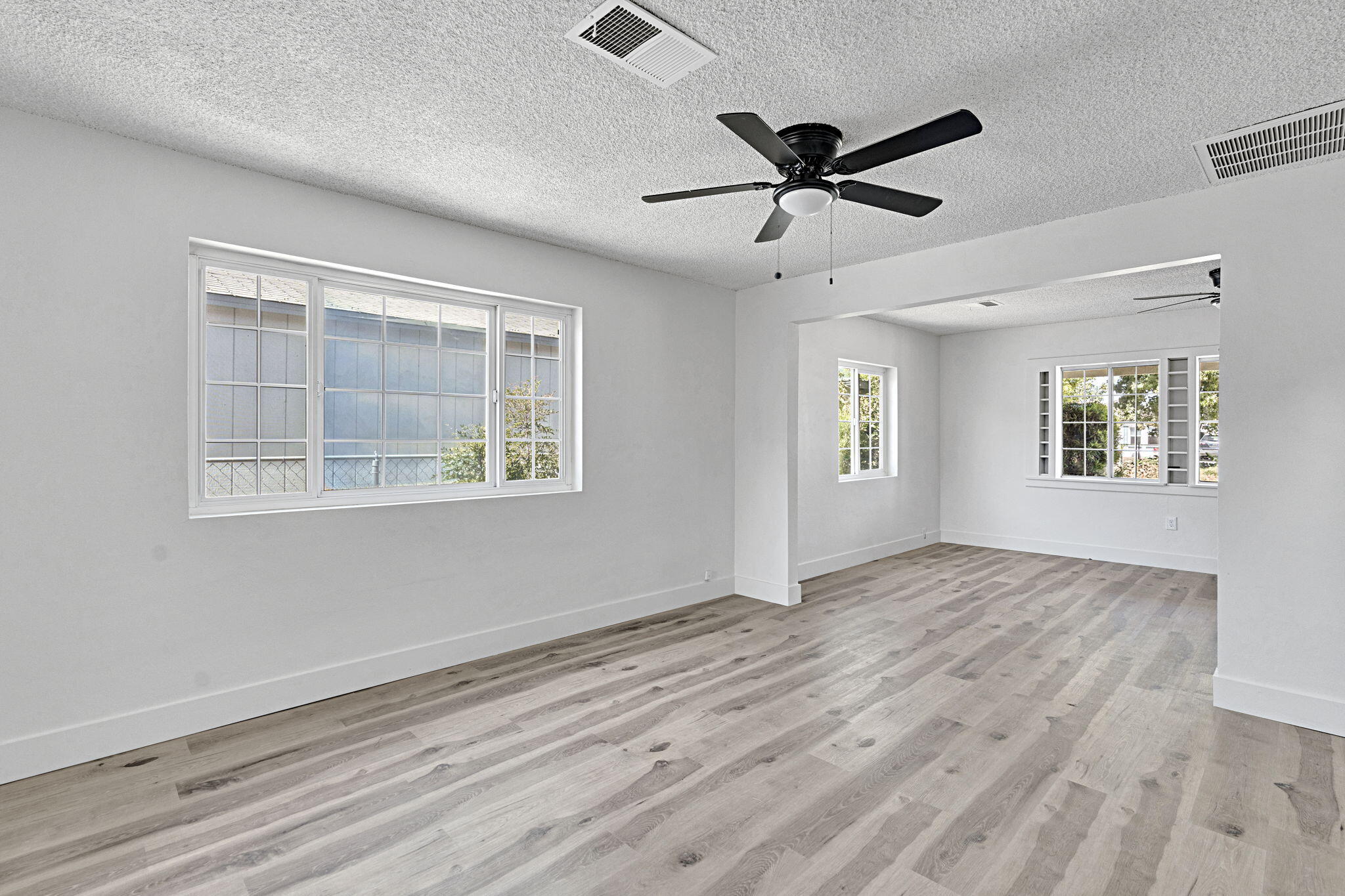 333 Oleander Ave, Lemoore, CA 93245