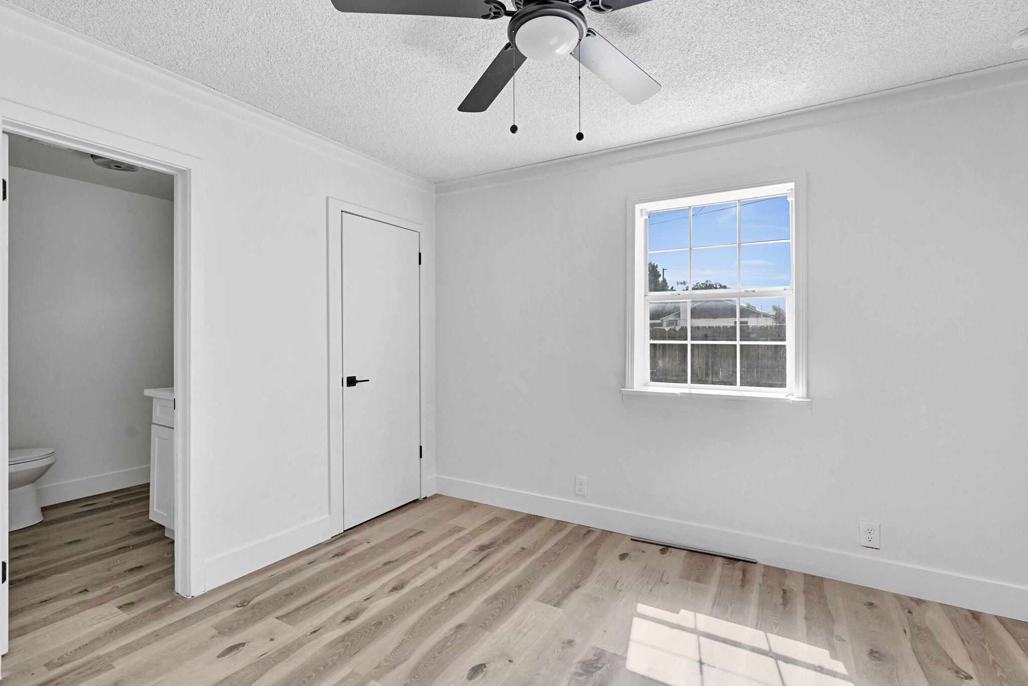 333 Oleander Ave, Lemoore, CA 93245