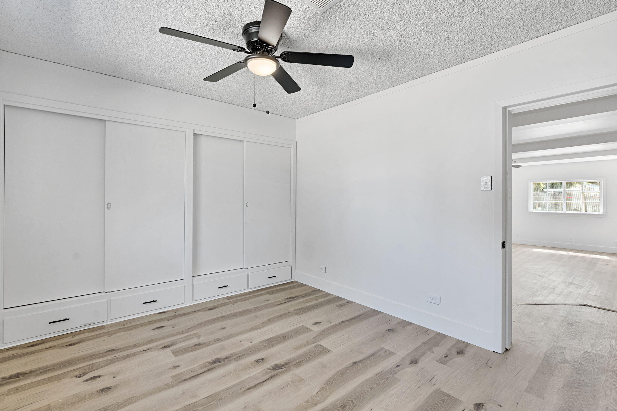 333 Oleander Ave, Lemoore, CA 93245