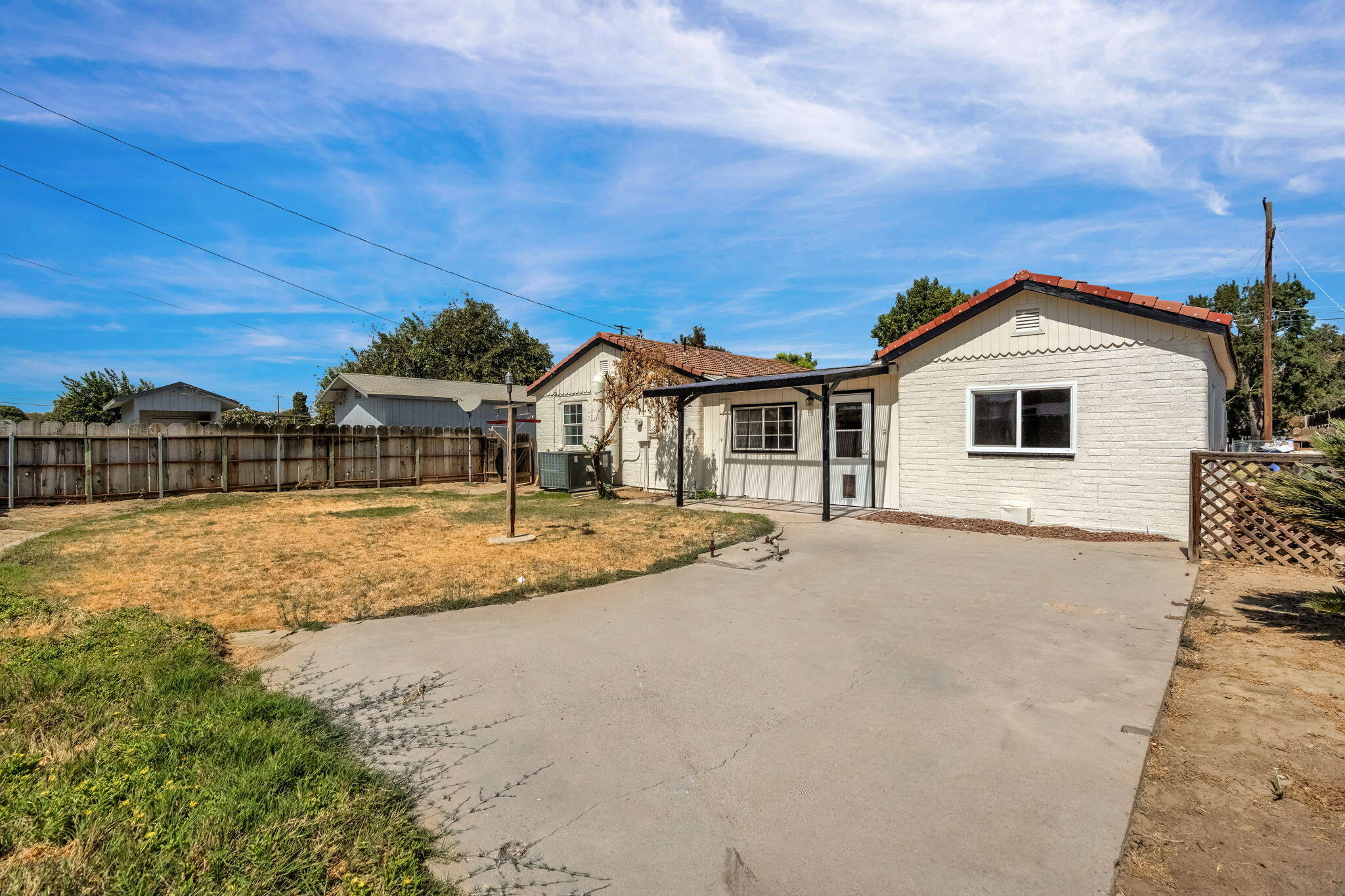 333 Oleander Ave, Lemoore, CA 93245