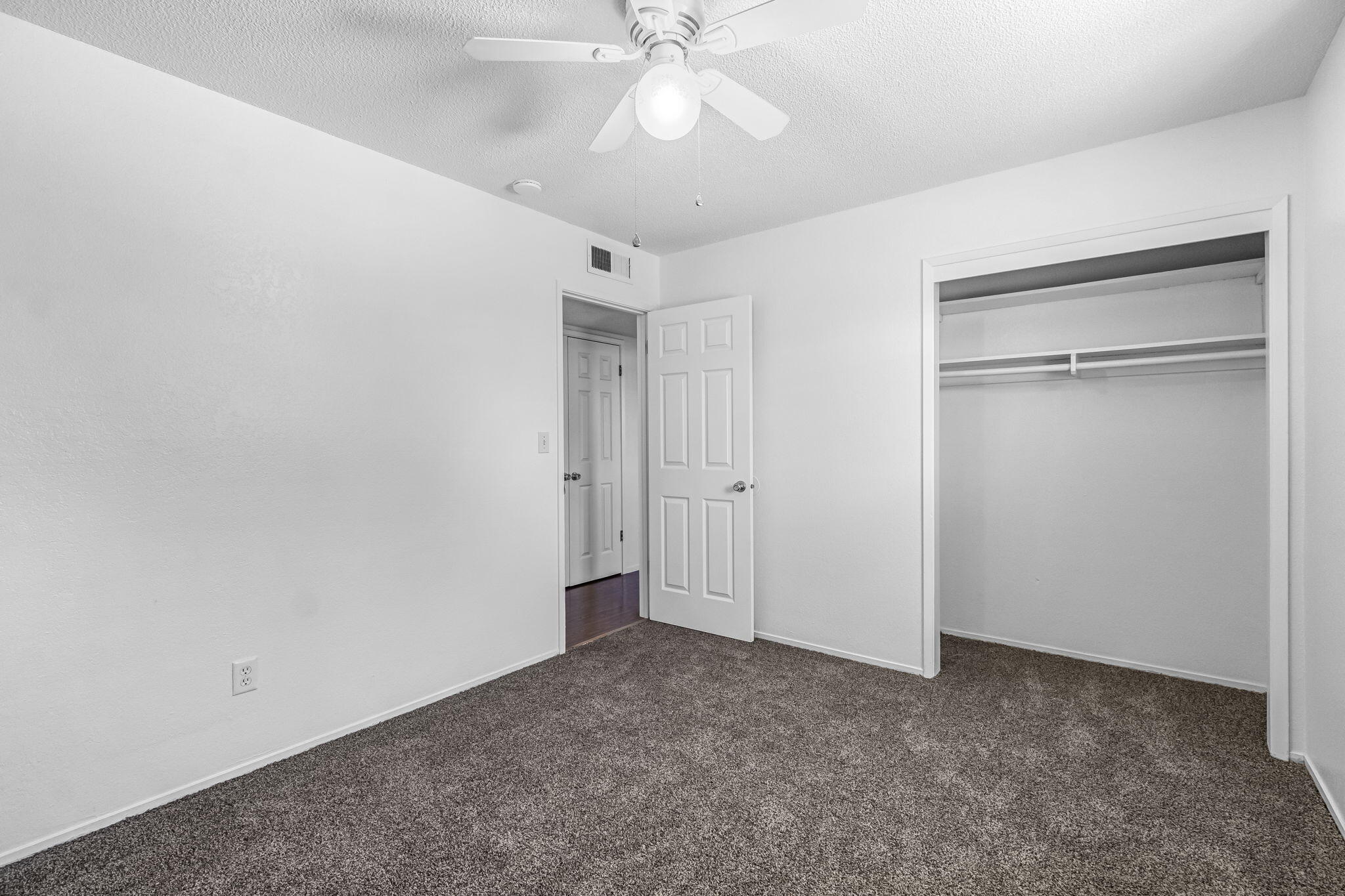 2021 Fairmont Dr, Hanford, CA 93230