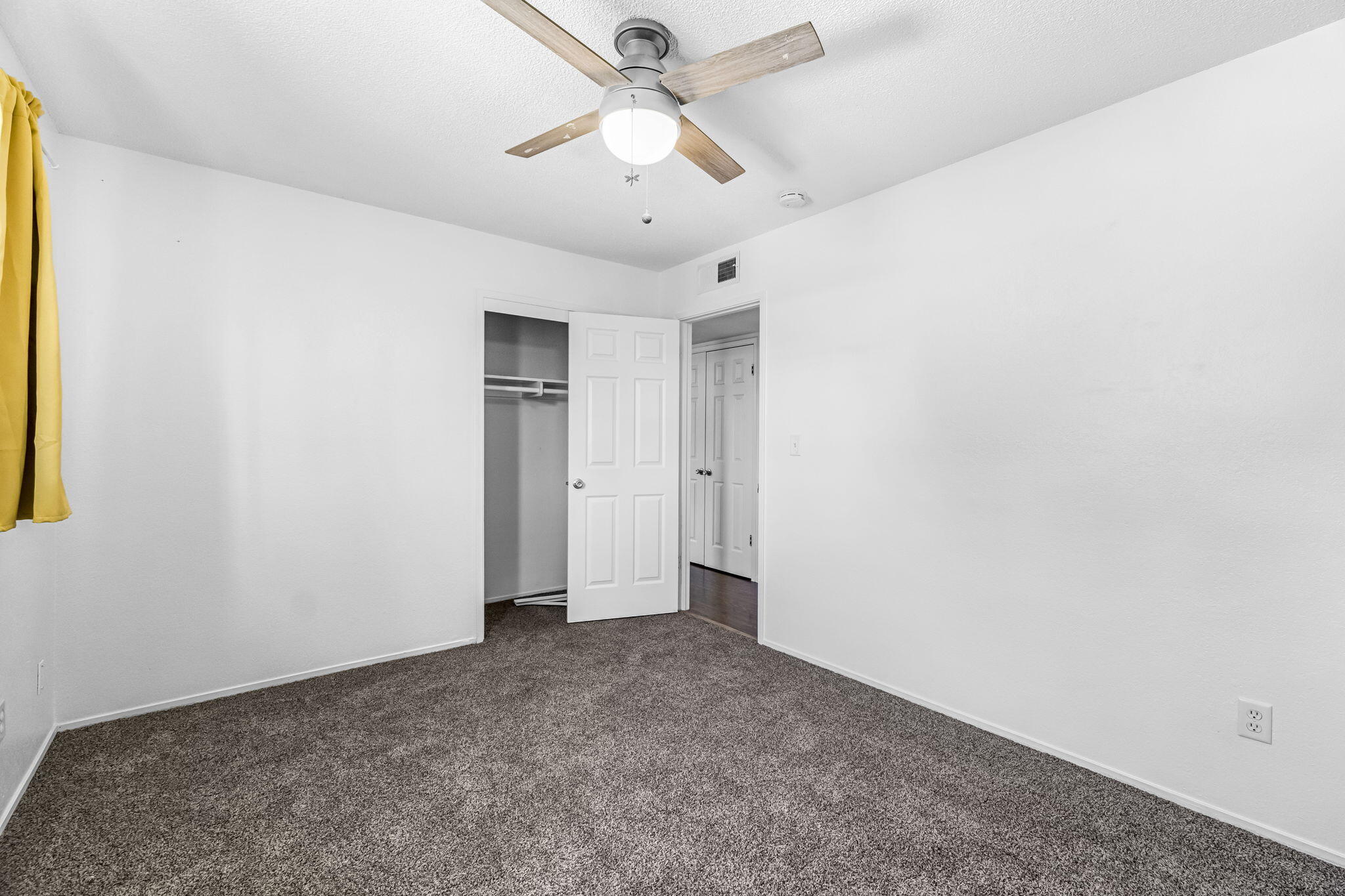 2021 Fairmont Dr, Hanford, CA 93230